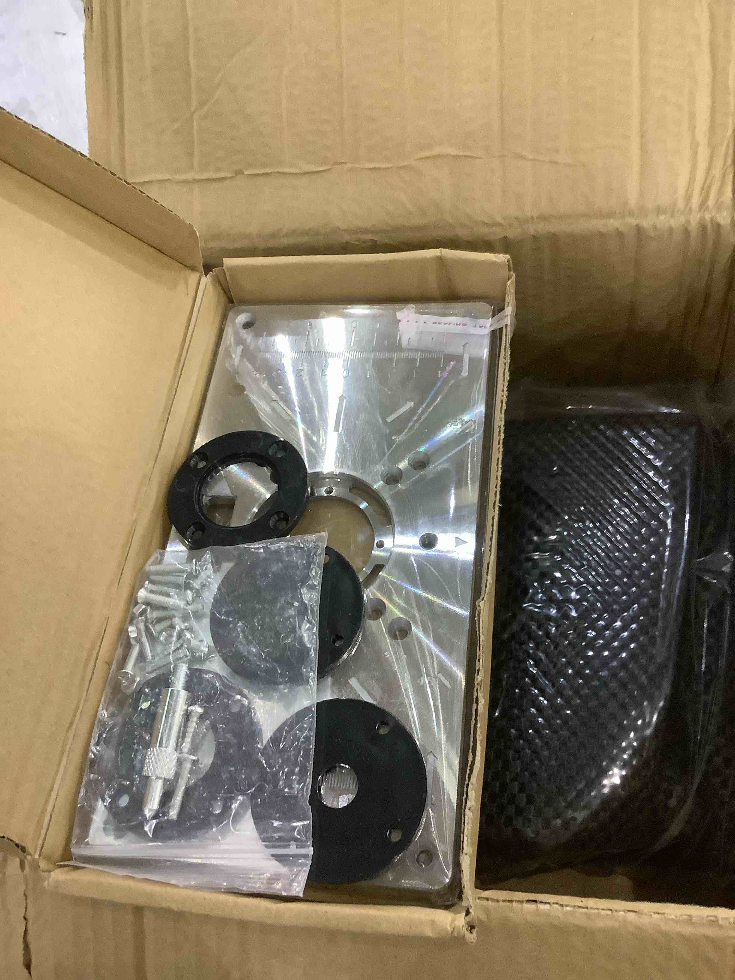 https://s3.amazonaws.com/lotting-images-prod/BargainHunt/EXS01197550_1709298870254.jpeg
