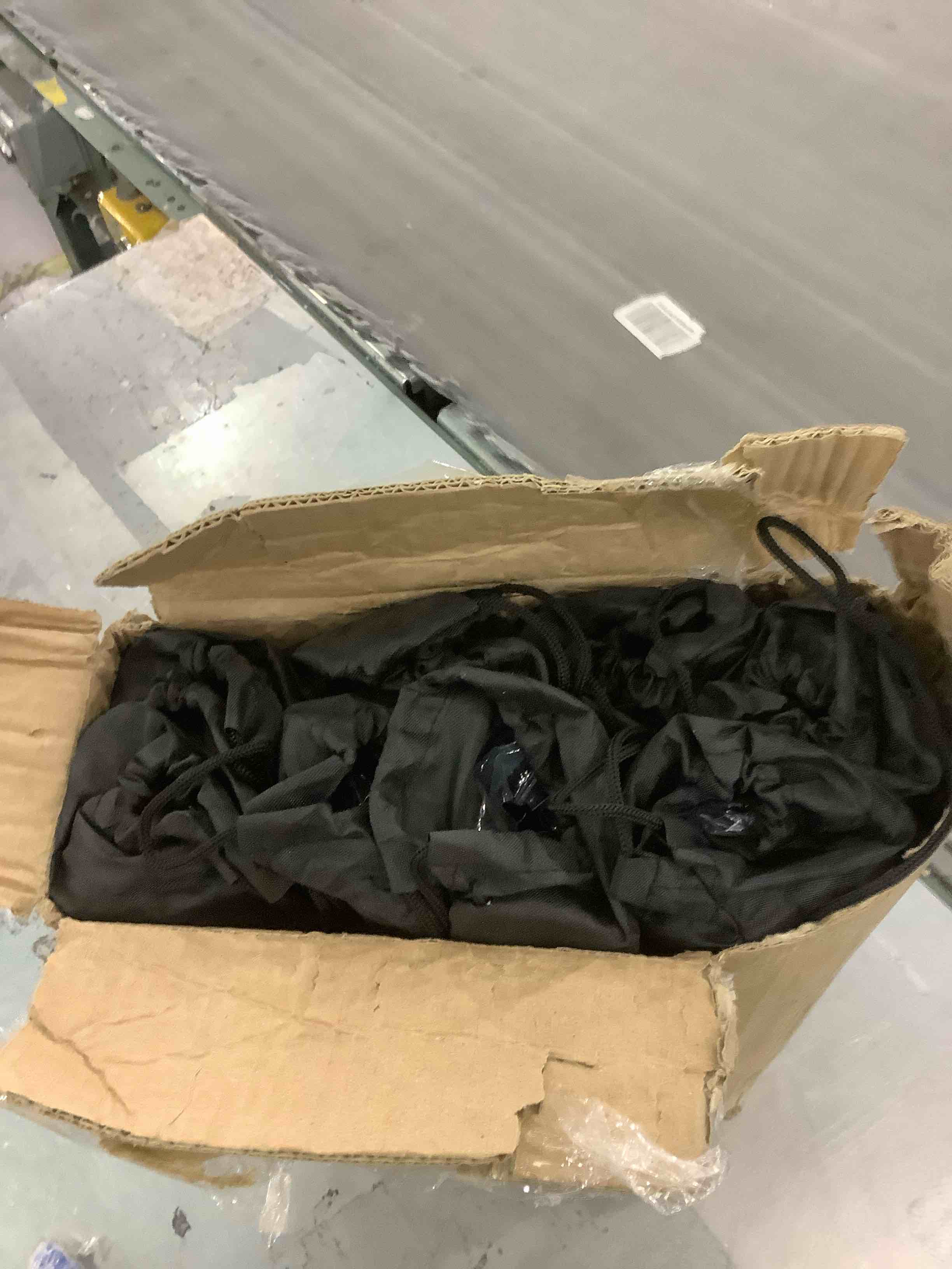 https://s3.amazonaws.com/lotting-images-prod/BargainHunt/EXS01197748_1709323040768.jpeg