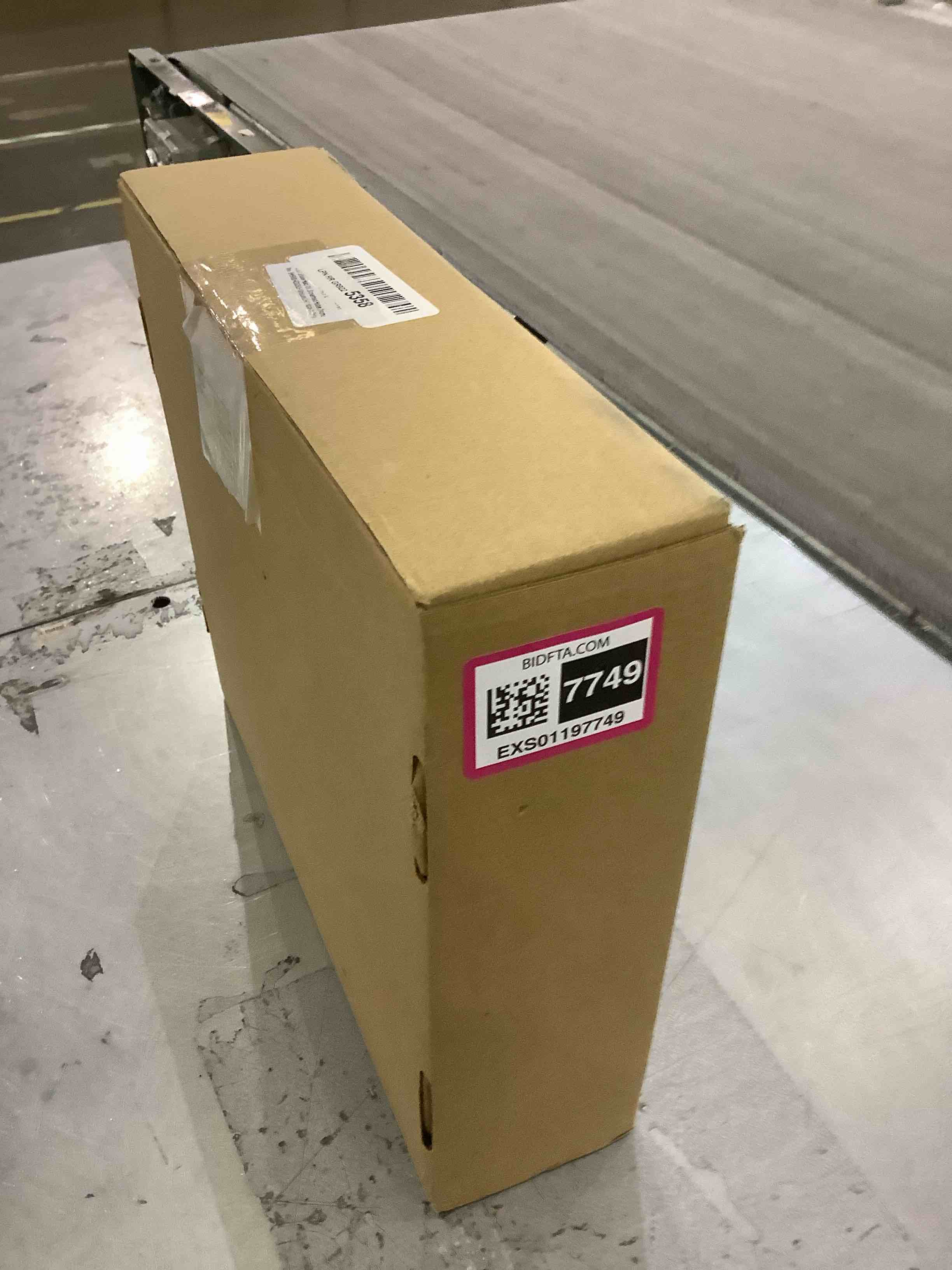 https://s3.amazonaws.com/lotting-images-prod/BargainHunt/EXS01197749_1709323132860.jpeg