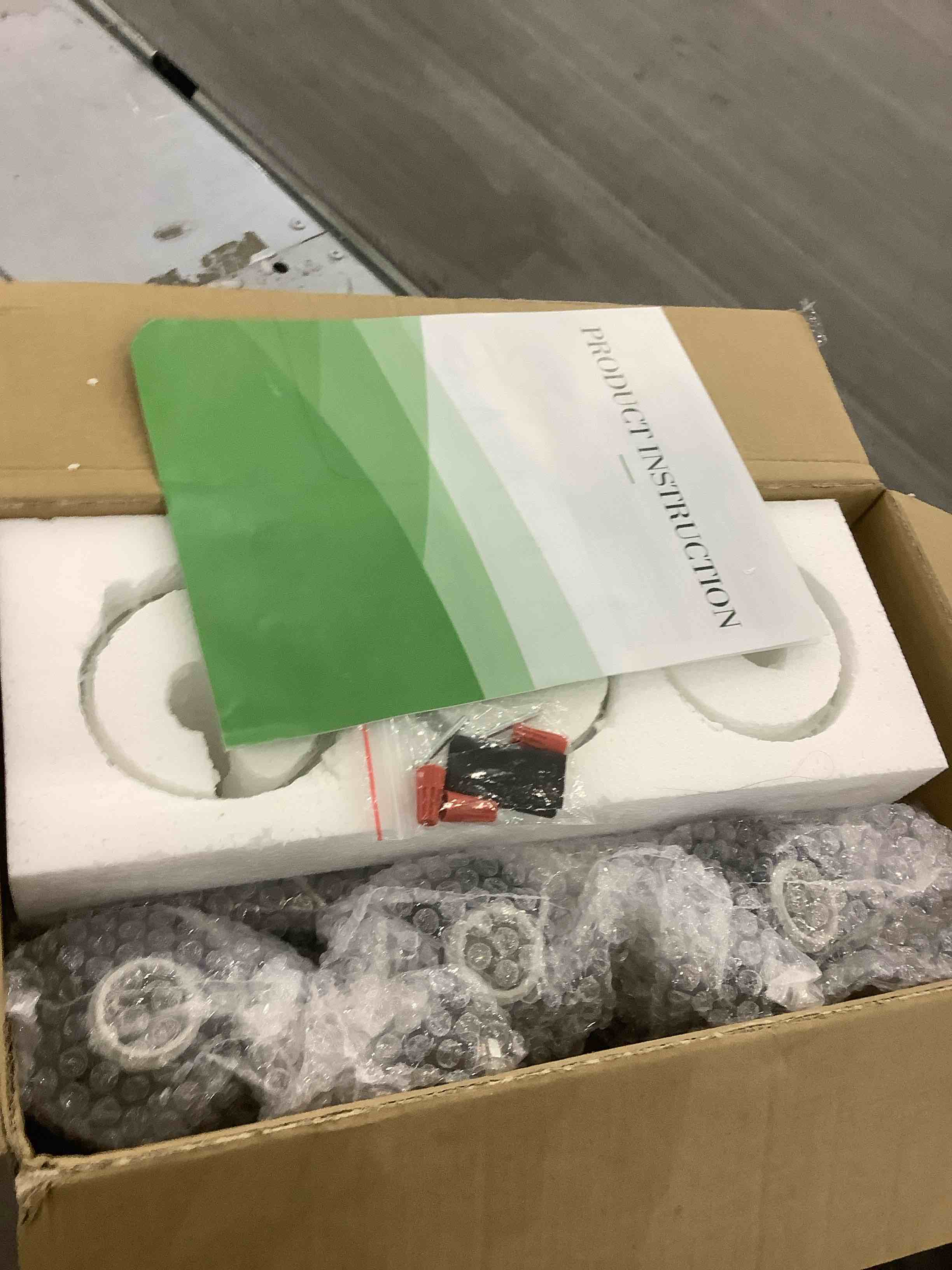https://s3.amazonaws.com/lotting-images-prod/BargainHunt/EXS01197750_1709323207787.jpeg