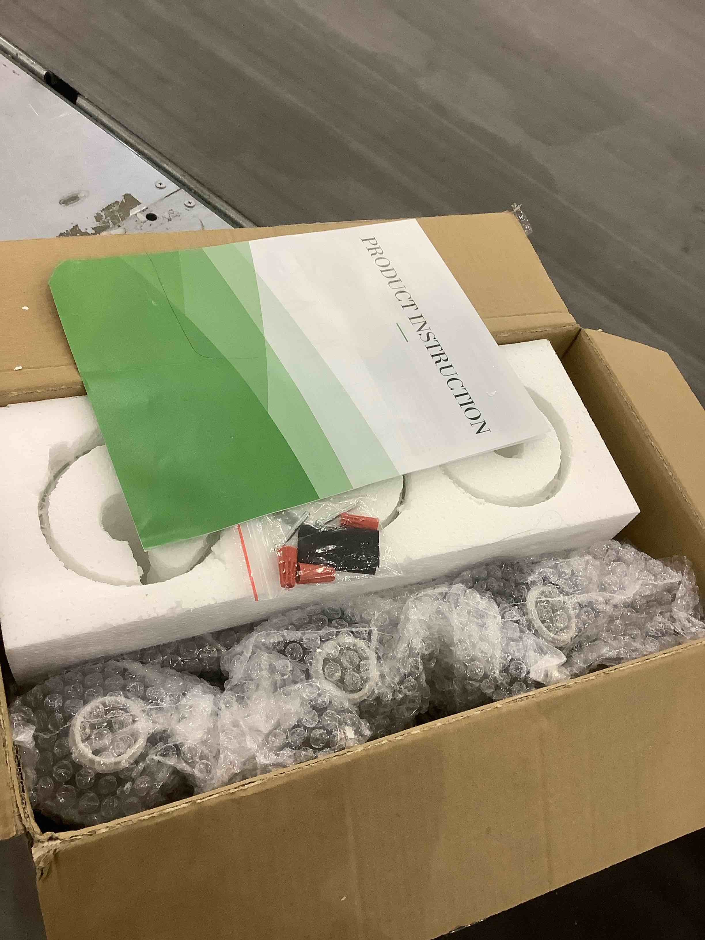 https://s3.amazonaws.com/lotting-images-prod/BargainHunt/EXS01197750_1709323209577.jpeg