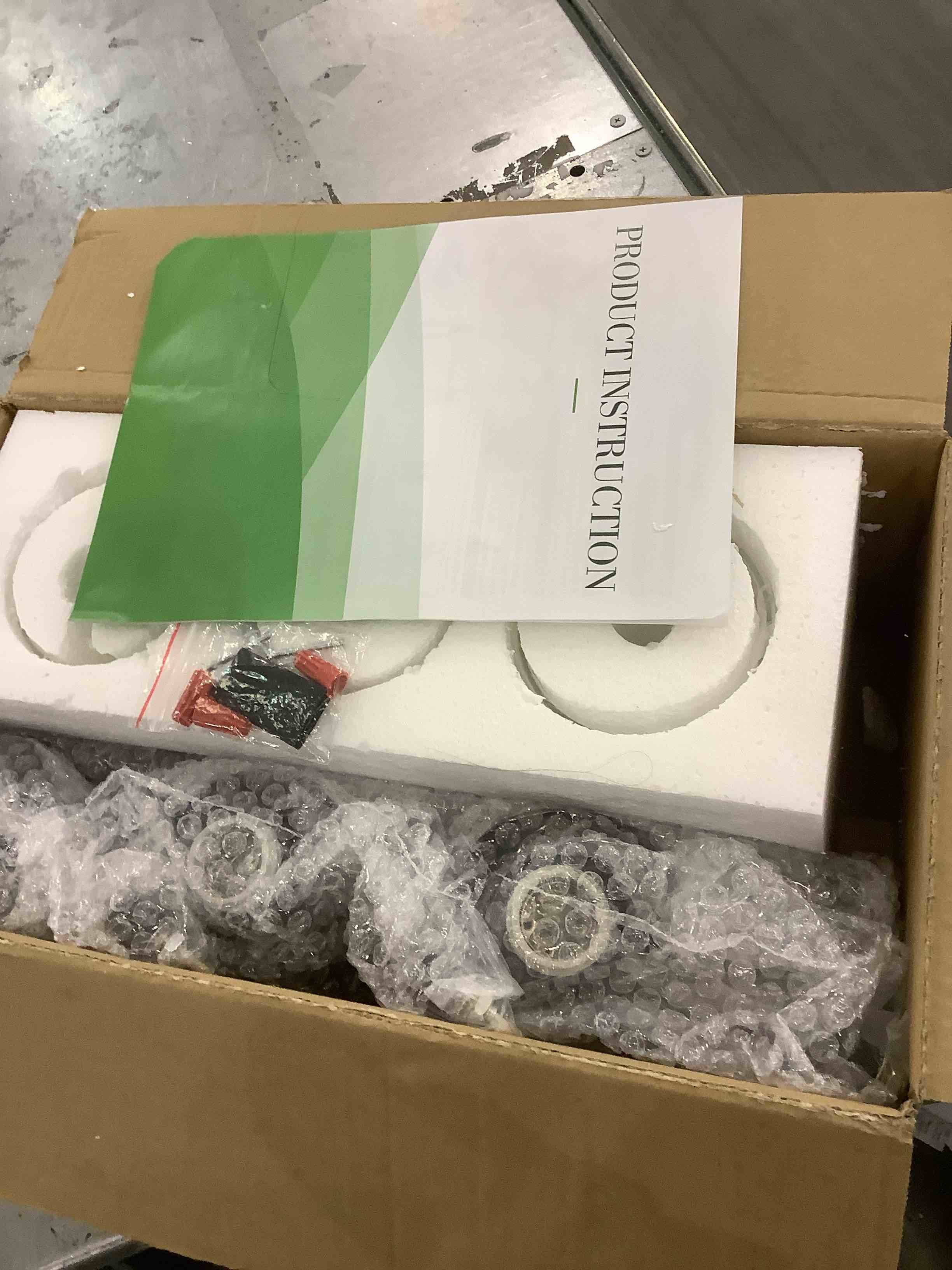 https://s3.amazonaws.com/lotting-images-prod/BargainHunt/EXS01197750_1709323211991.jpeg