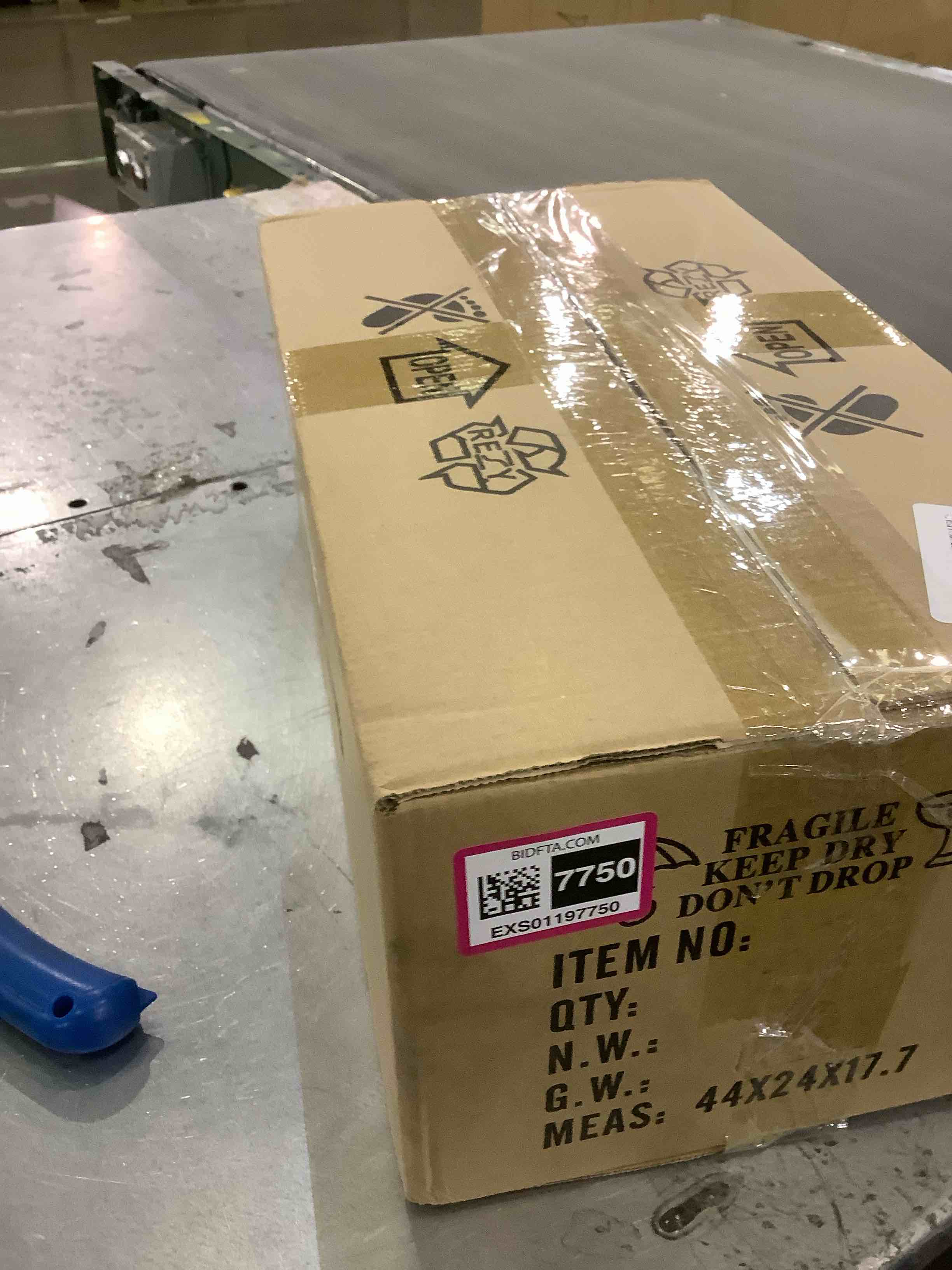 https://s3.amazonaws.com/lotting-images-prod/BargainHunt/EXS01197750_1709323226471.jpeg