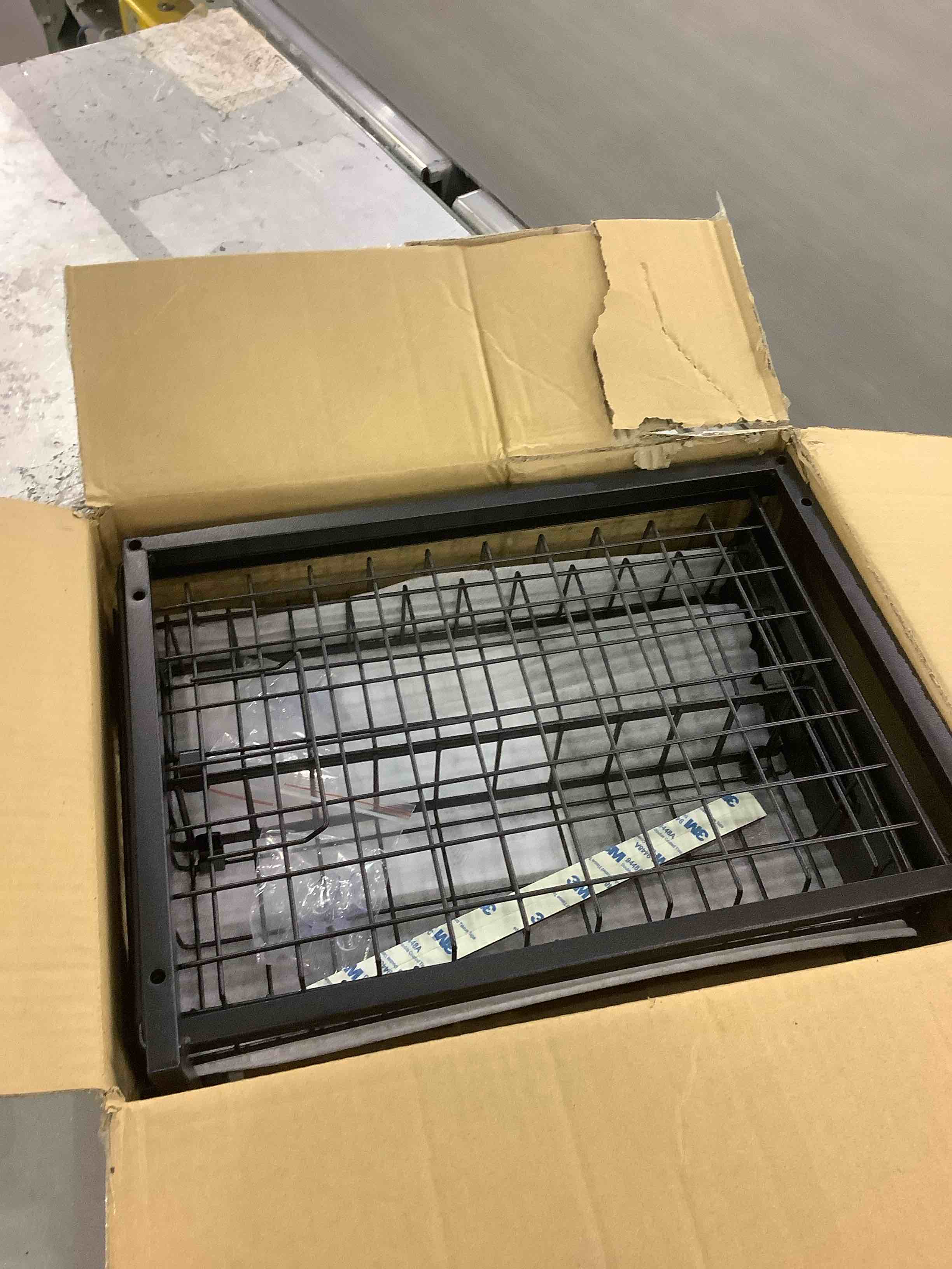 https://s3.amazonaws.com/lotting-images-prod/BargainHunt/EXS01197803_1709644390764.jpeg