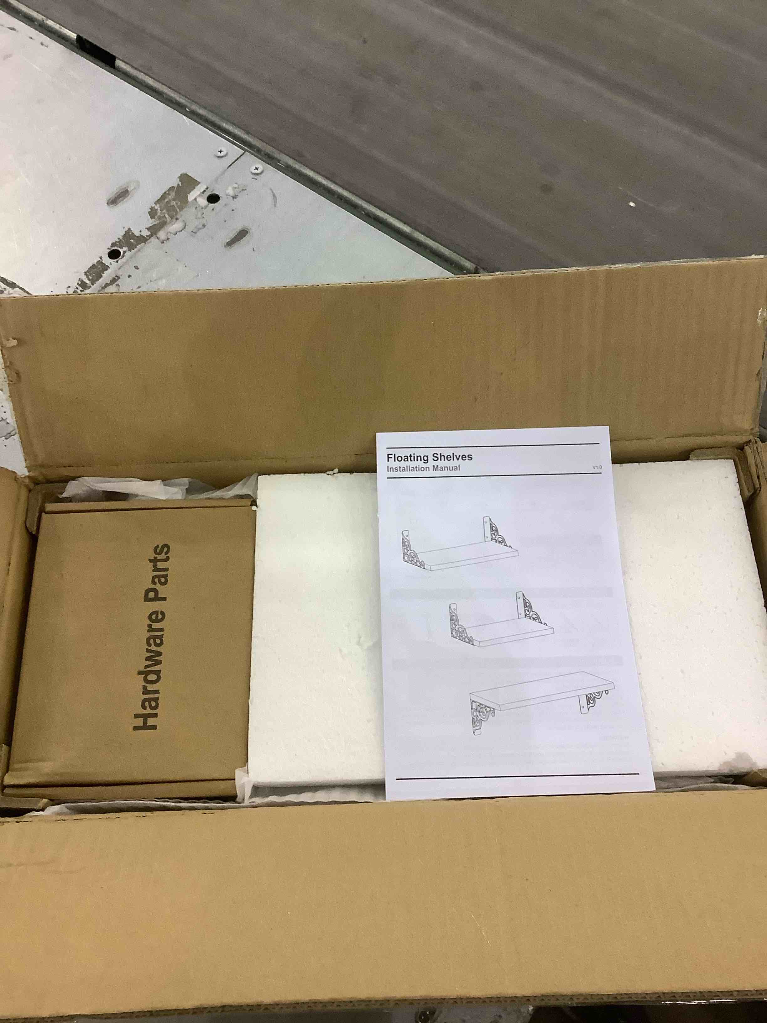 https://s3.amazonaws.com/lotting-images-prod/BargainHunt/EXS01197832_1709649240199.jpeg