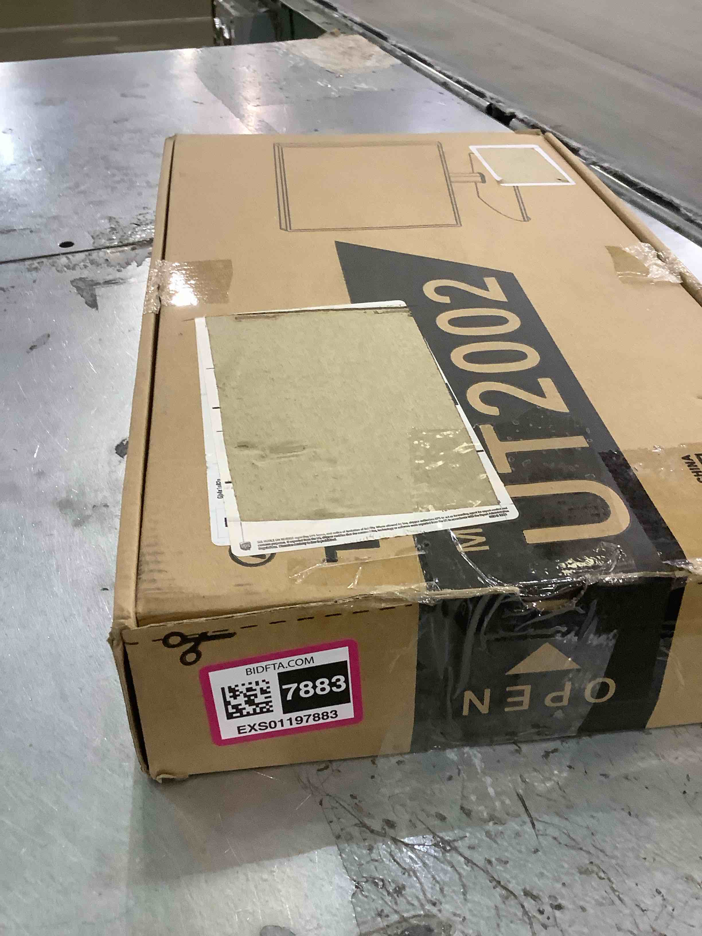 https://s3.amazonaws.com/lotting-images-prod/BargainHunt/EXS01197883_1709656093899.jpeg