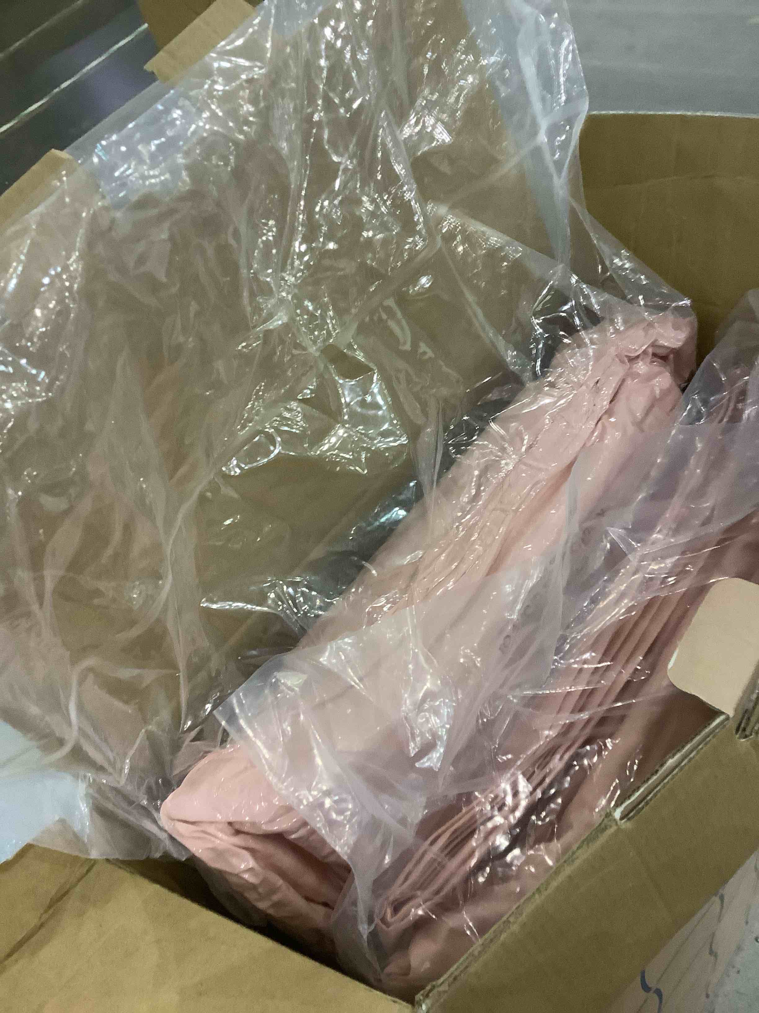 https://s3.amazonaws.com/lotting-images-prod/BargainHunt/EXS01197989_1709667964358.jpeg