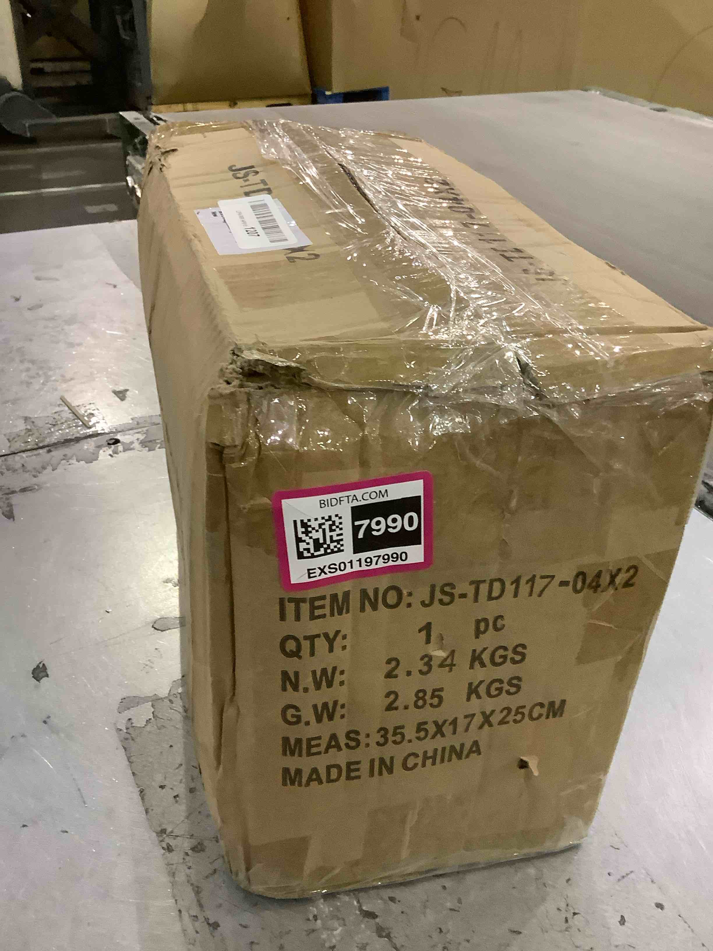 https://s3.amazonaws.com/lotting-images-prod/BargainHunt/EXS01197990_1709668057388.jpeg