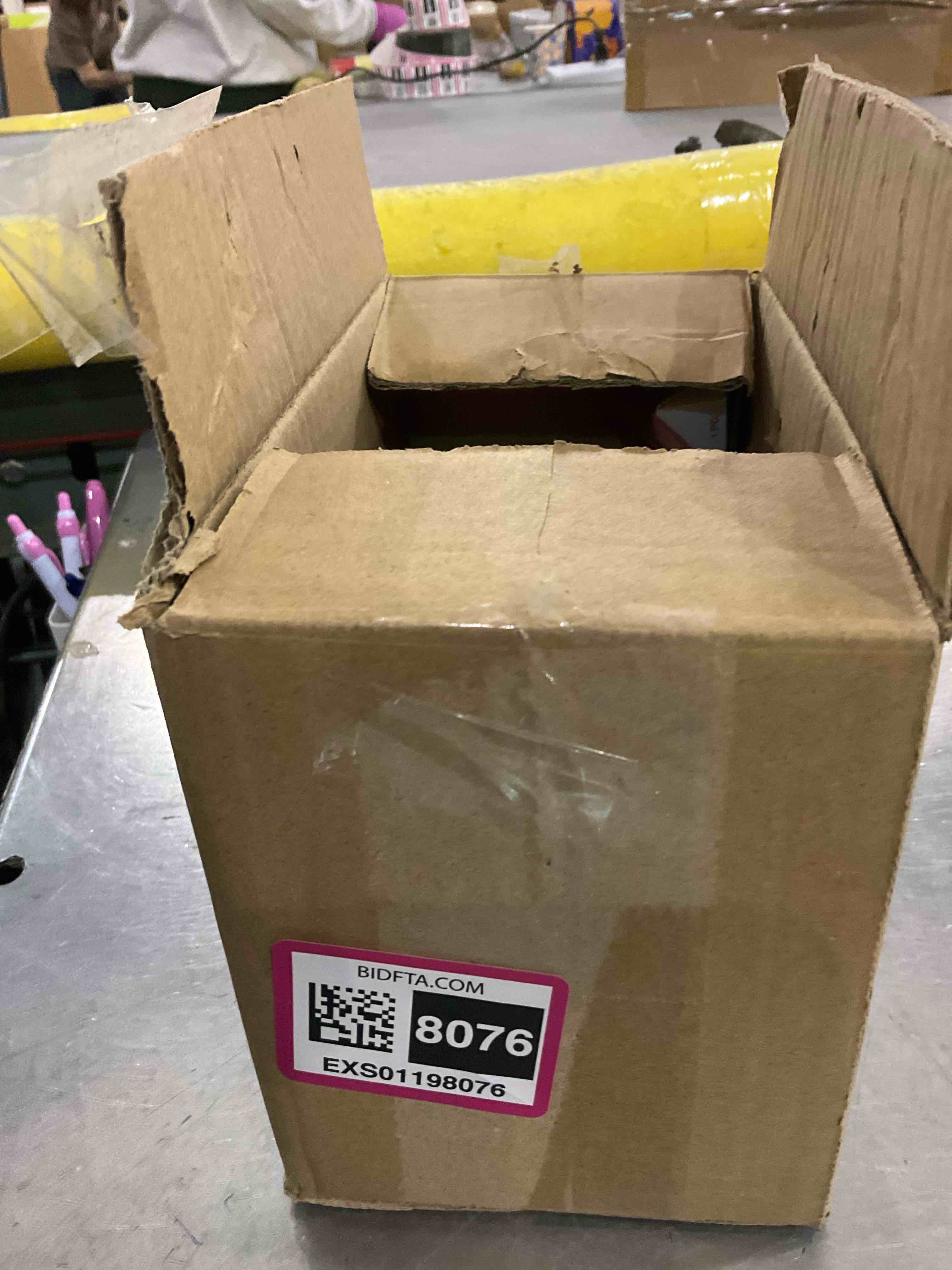 https://s3.amazonaws.com/lotting-images-prod/BargainHunt/EXS01198076_1709125957263.jpeg