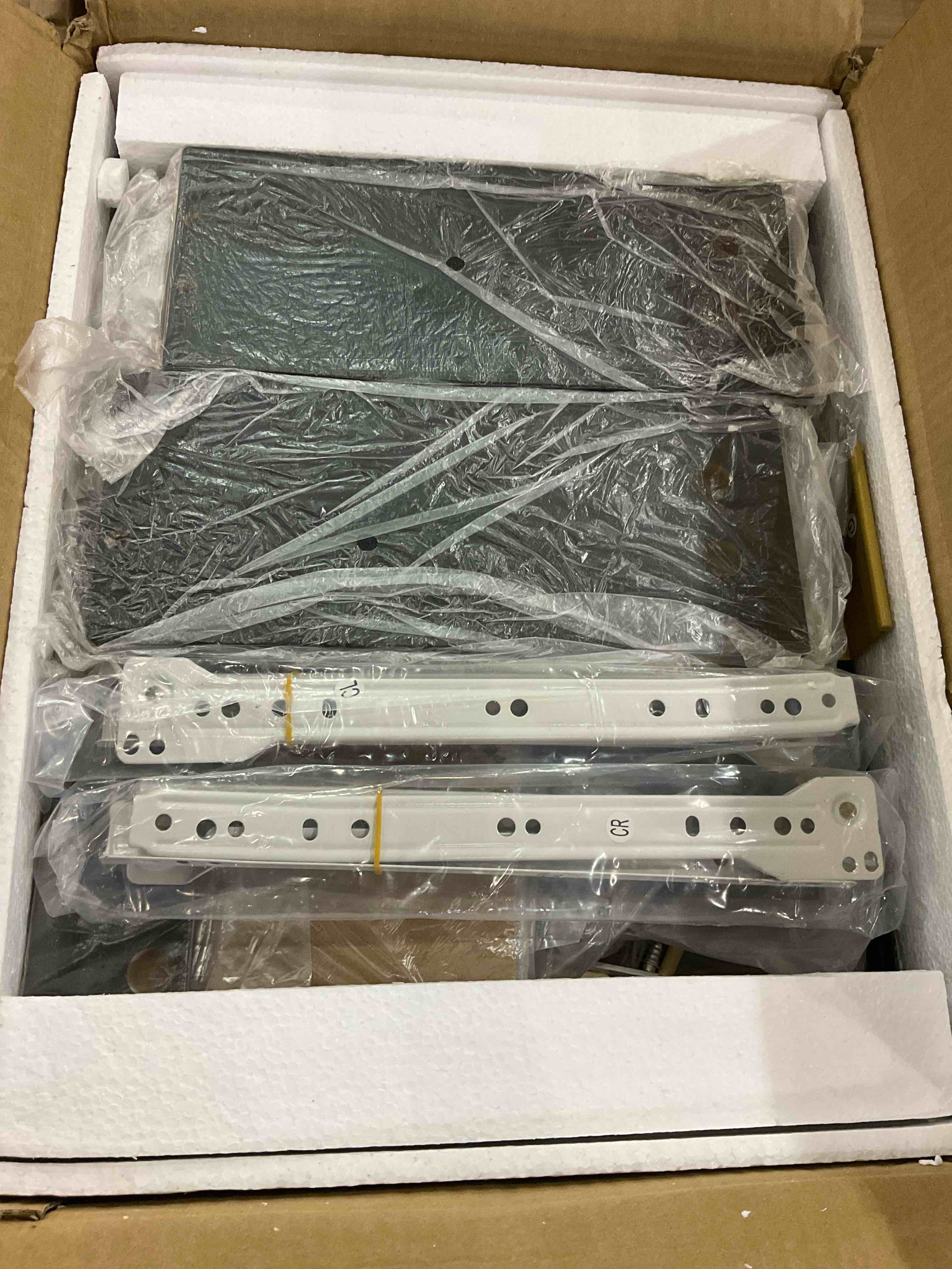 https://s3.amazonaws.com/lotting-images-prod/BargainHunt/EXS01198079_1709126140687.jpeg