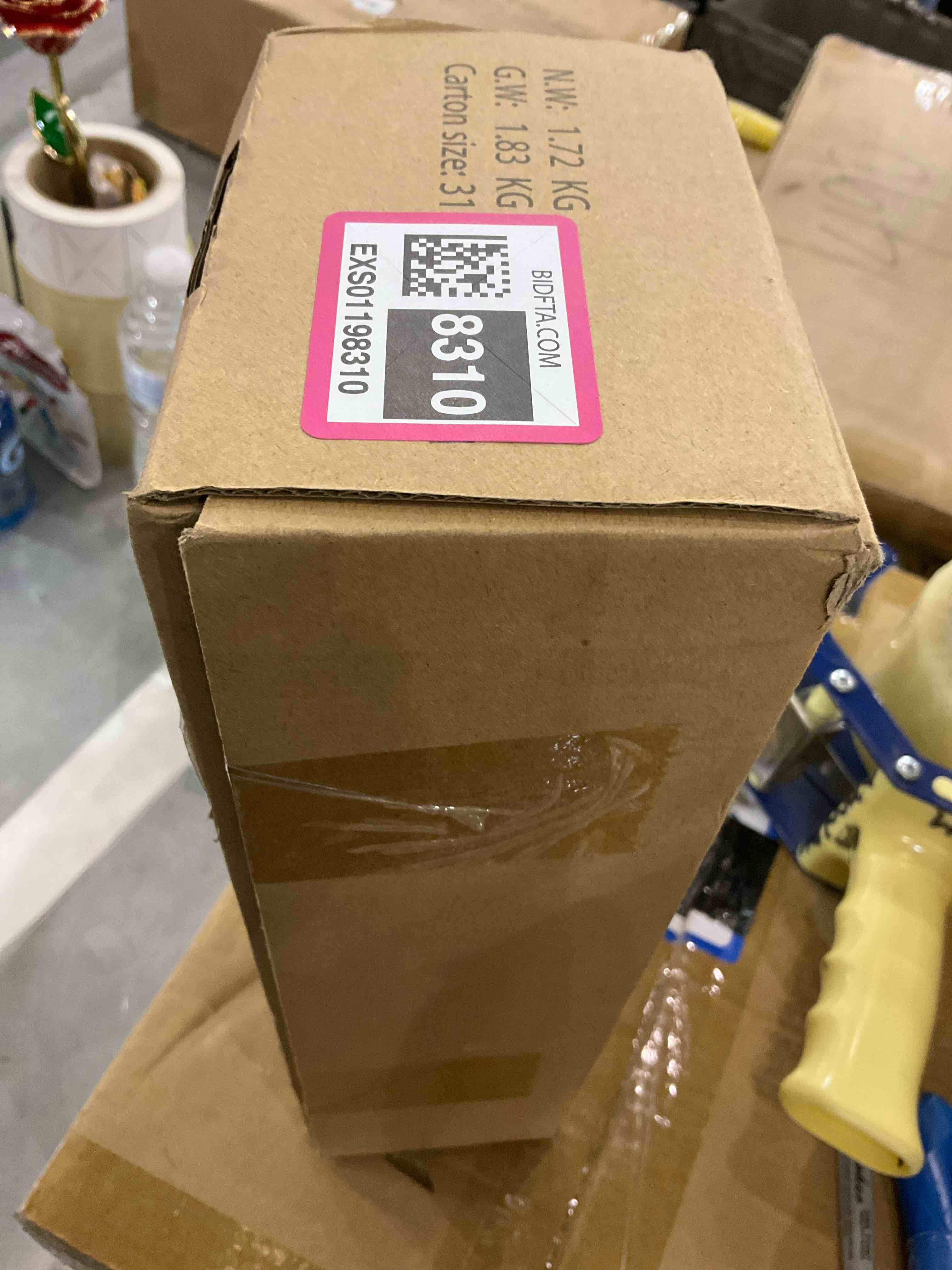 https://s3.amazonaws.com/lotting-images-prod/BargainHunt/EXS01198310_1709319029257.jpeg