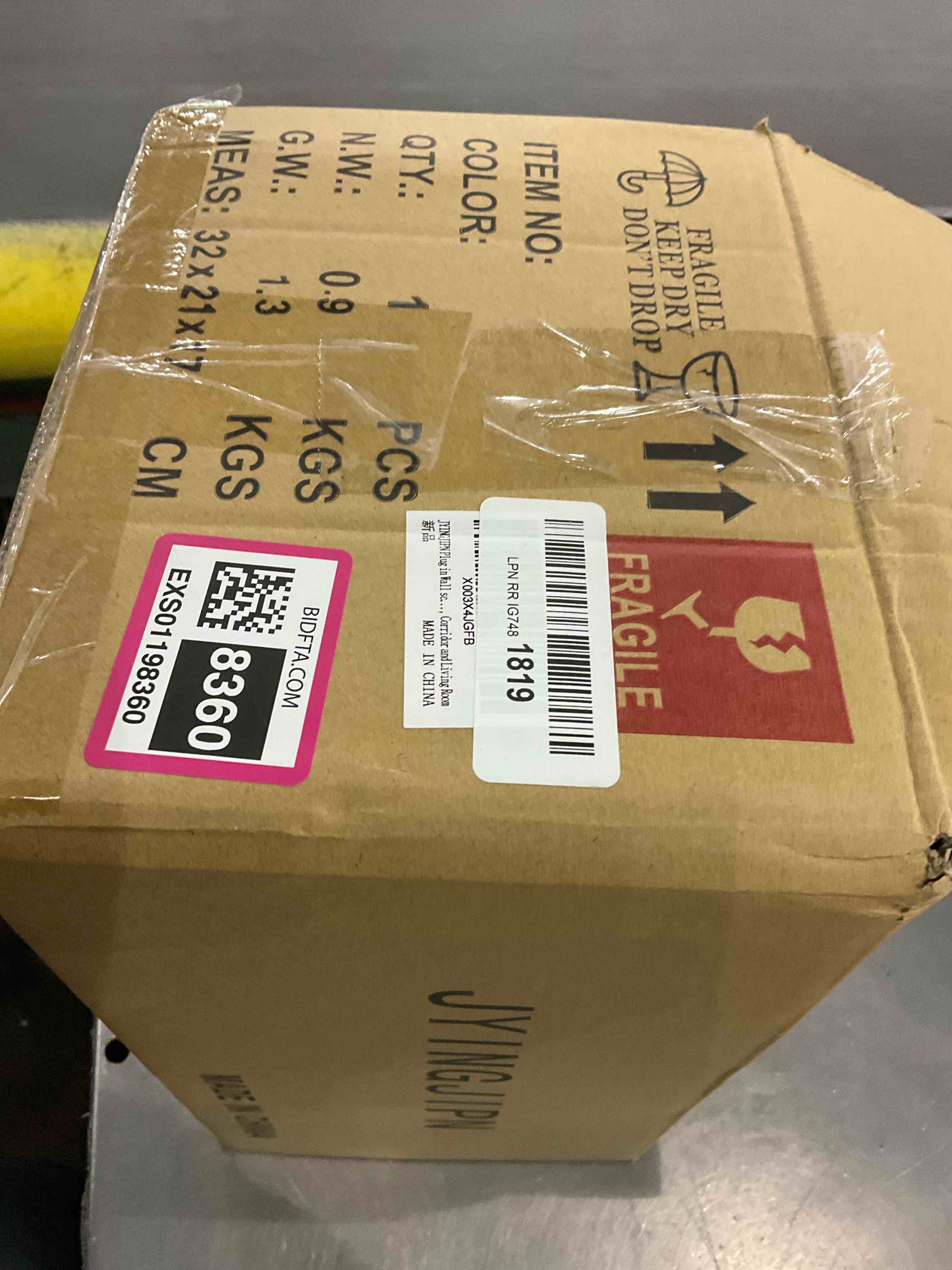 https://s3.amazonaws.com/lotting-images-prod/BargainHunt/EXS01198360_1709556071047.jpeg