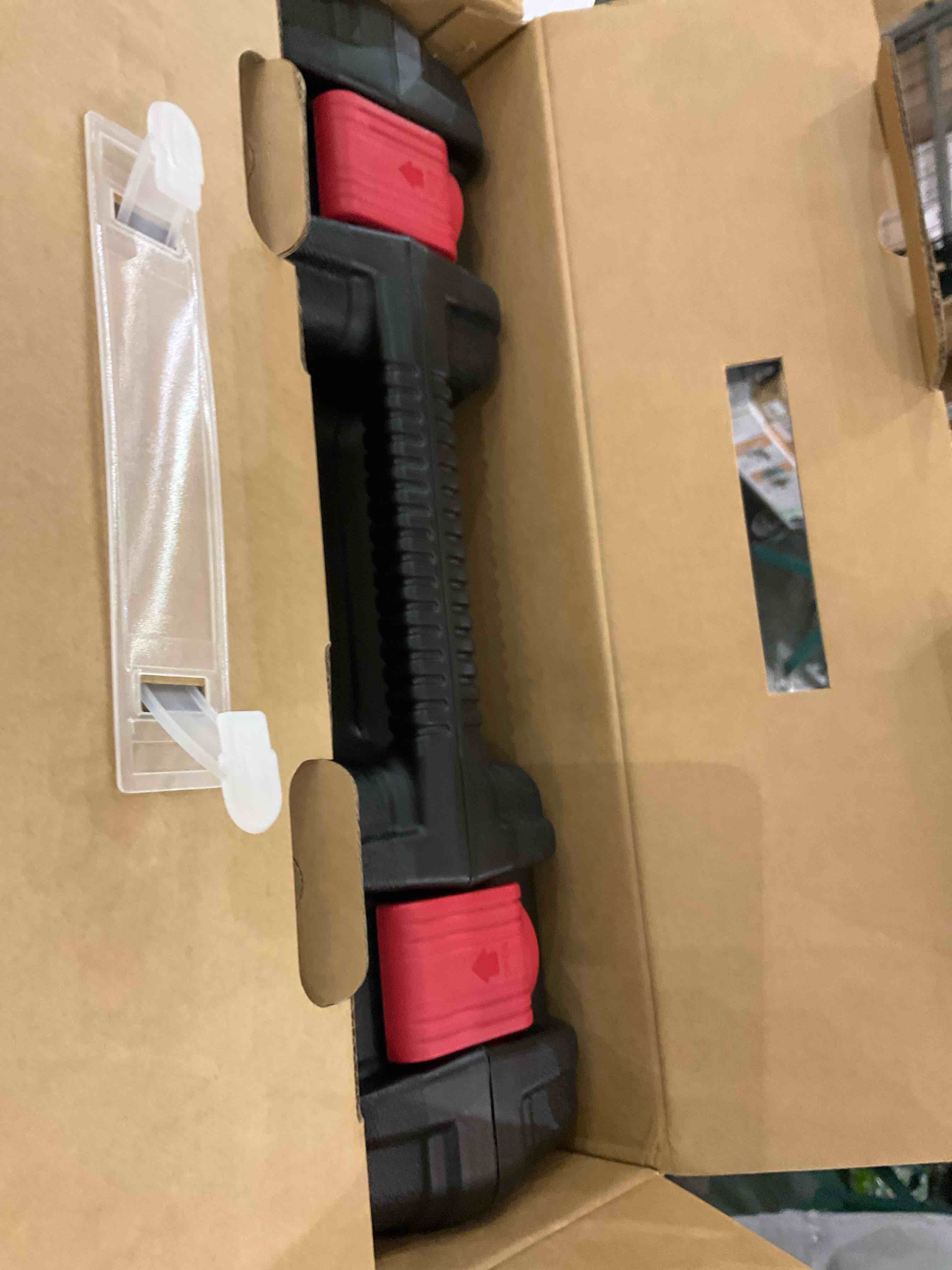 https://s3.amazonaws.com/lotting-images-prod/BargainHunt/EXS01198435_1709576386314.jpeg