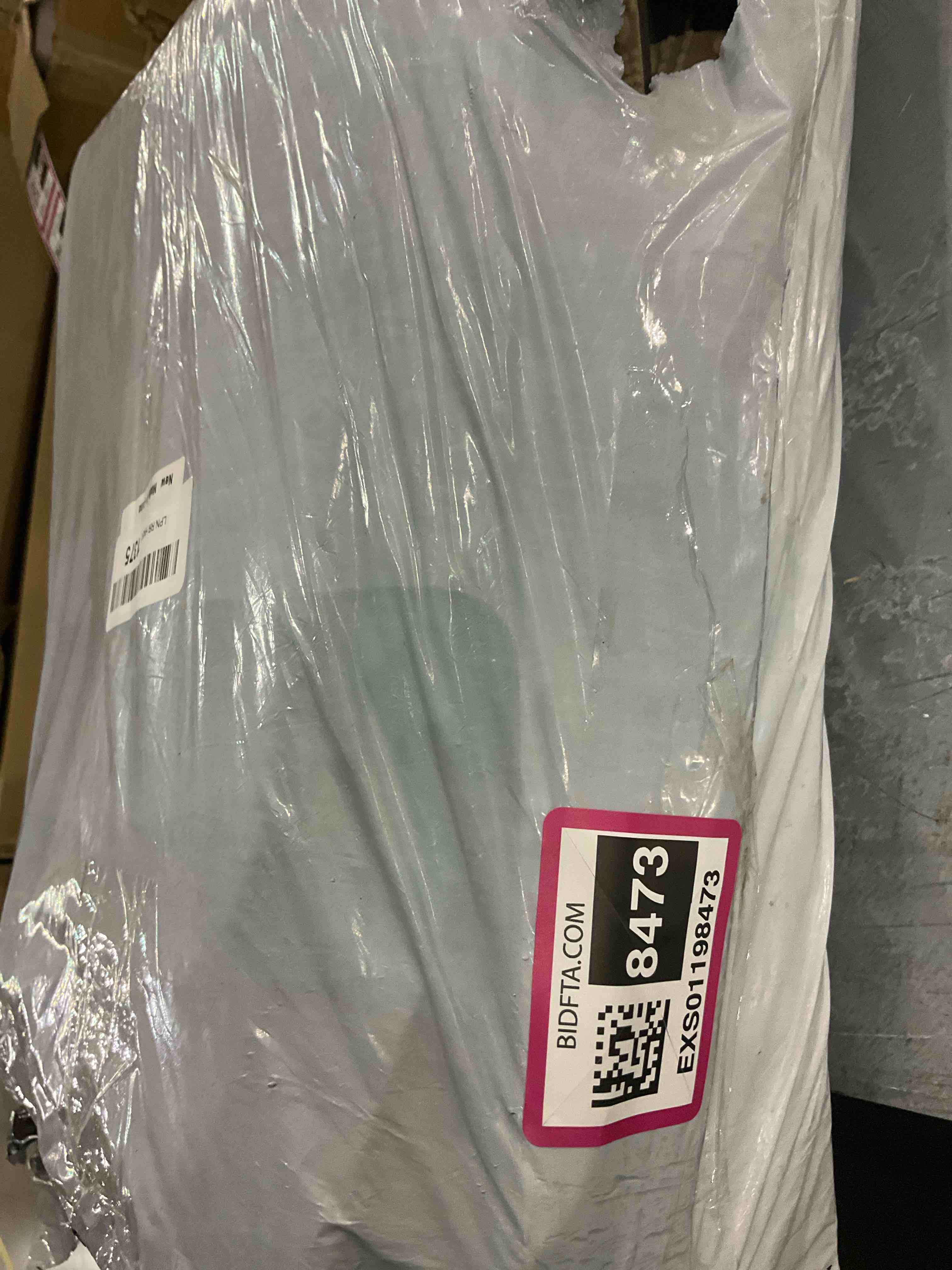 https://s3.amazonaws.com/lotting-images-prod/BargainHunt/EXS01198473_1709642448465.jpeg