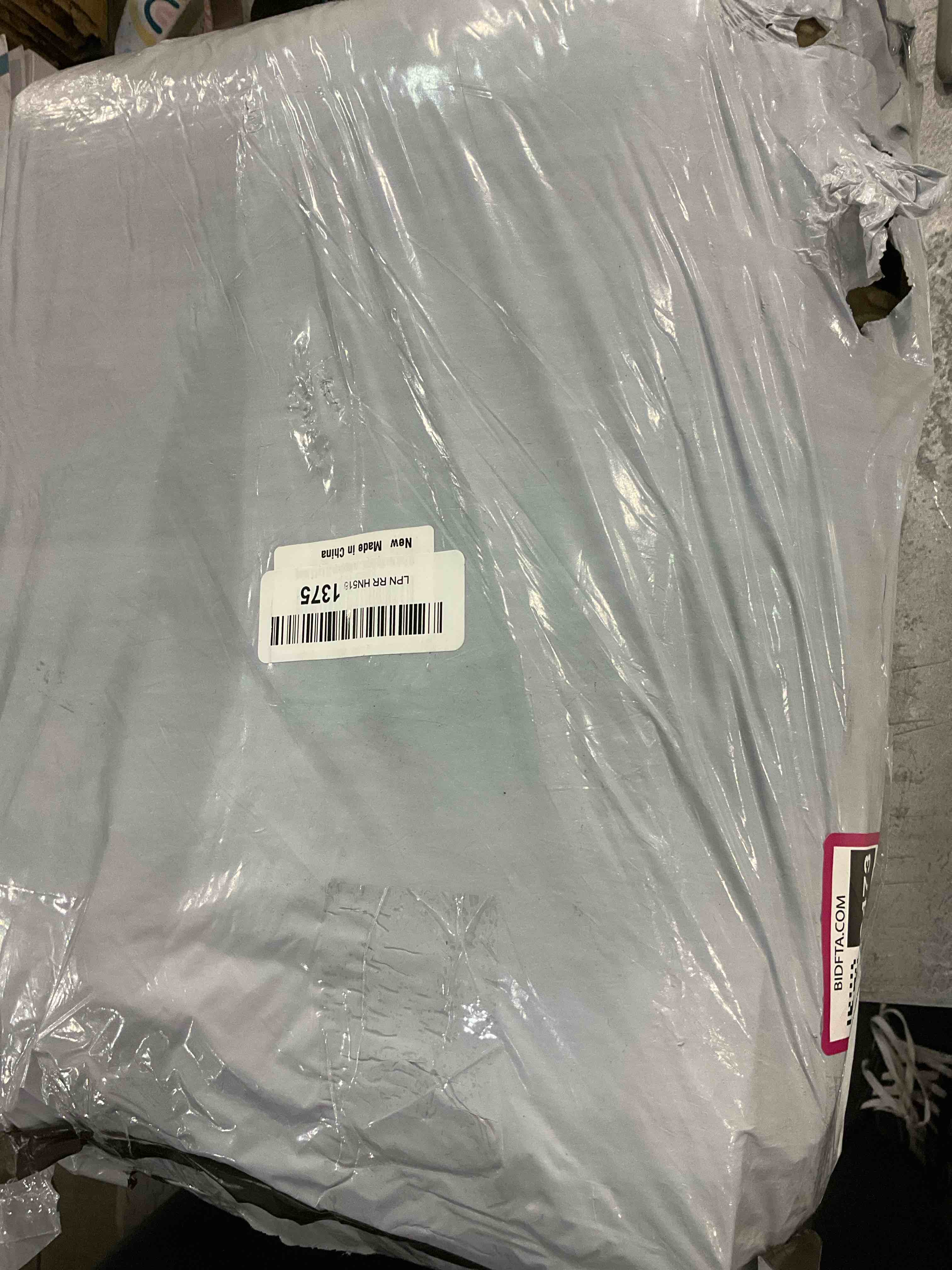 https://s3.amazonaws.com/lotting-images-prod/BargainHunt/EXS01198473_1709642450445.jpeg