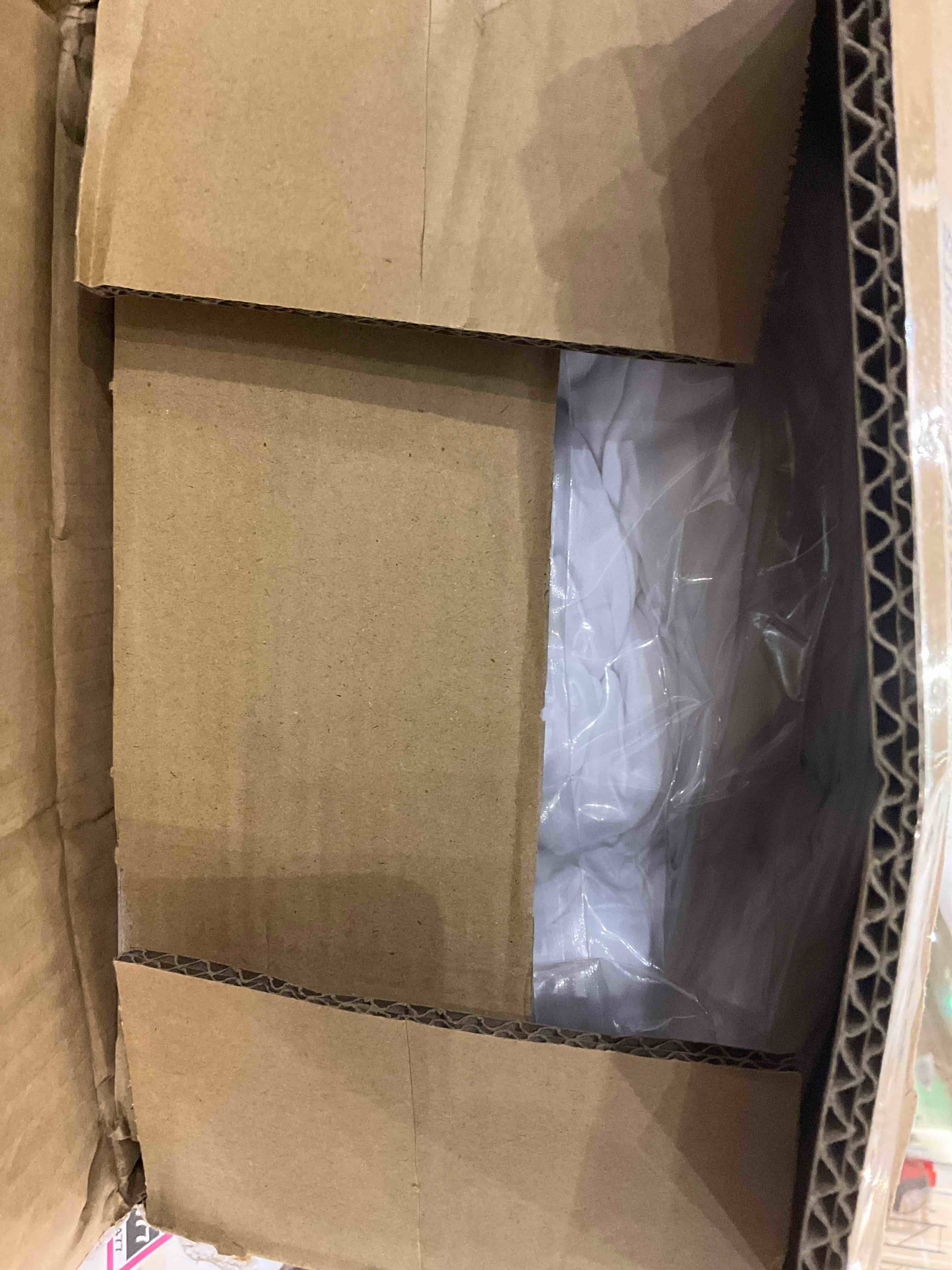 https://s3.amazonaws.com/lotting-images-prod/BargainHunt/EXS01198476_1709642912239.jpeg