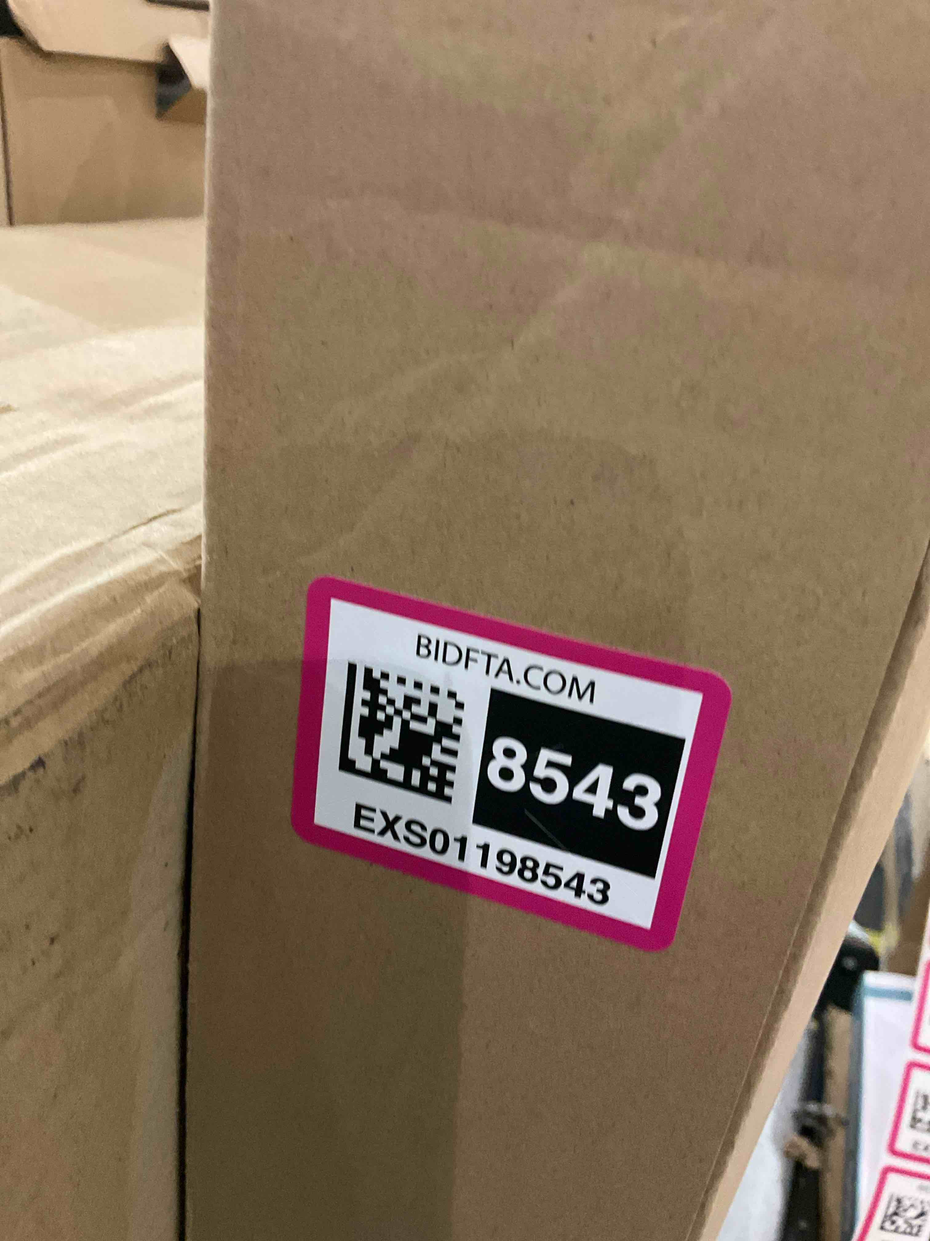 https://s3.amazonaws.com/lotting-images-prod/BargainHunt/EXS01198543_1709653782993.jpeg