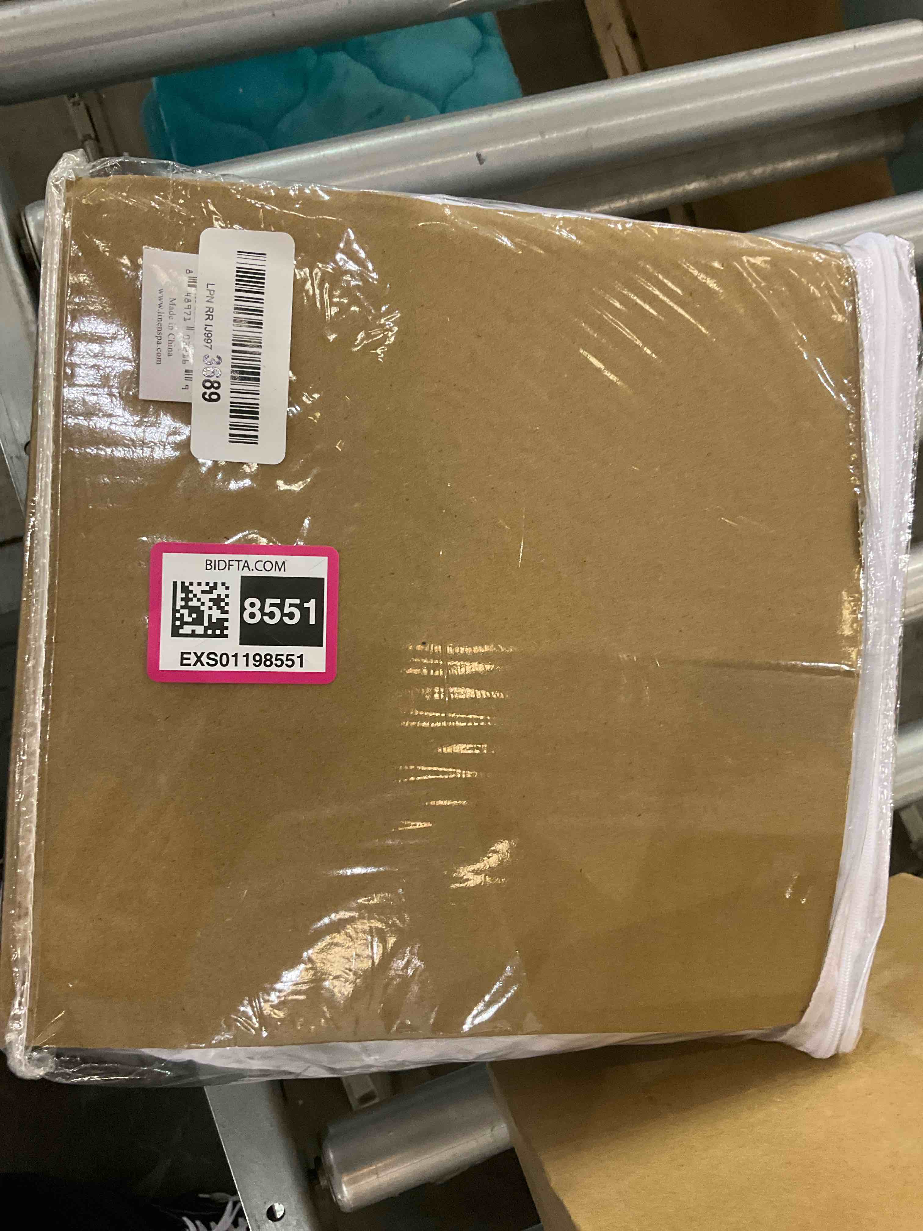 https://s3.amazonaws.com/lotting-images-prod/BargainHunt/EXS01198551_1709654331416.jpeg