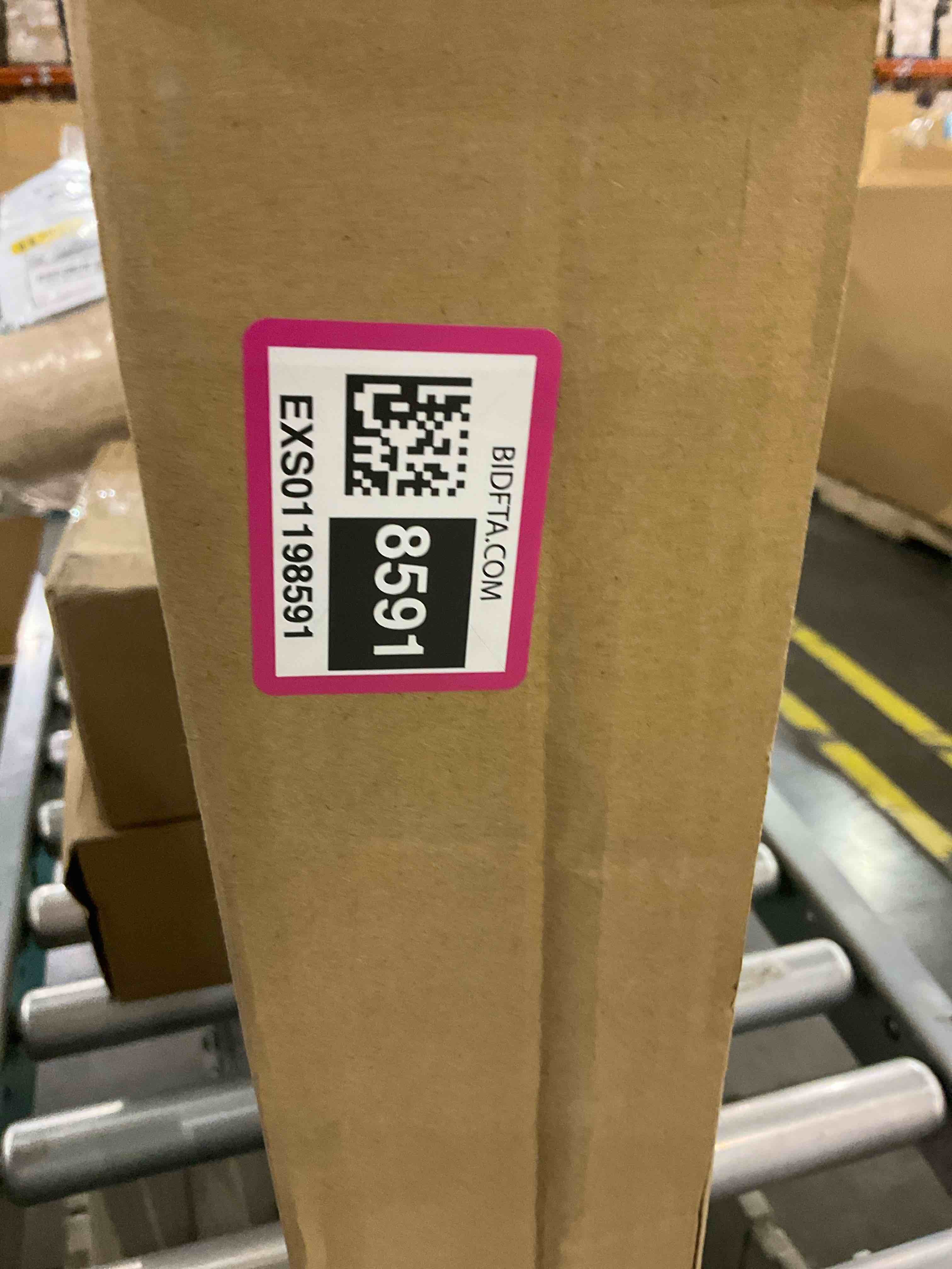 https://s3.amazonaws.com/lotting-images-prod/BargainHunt/EXS01198591_1709666882327.jpeg