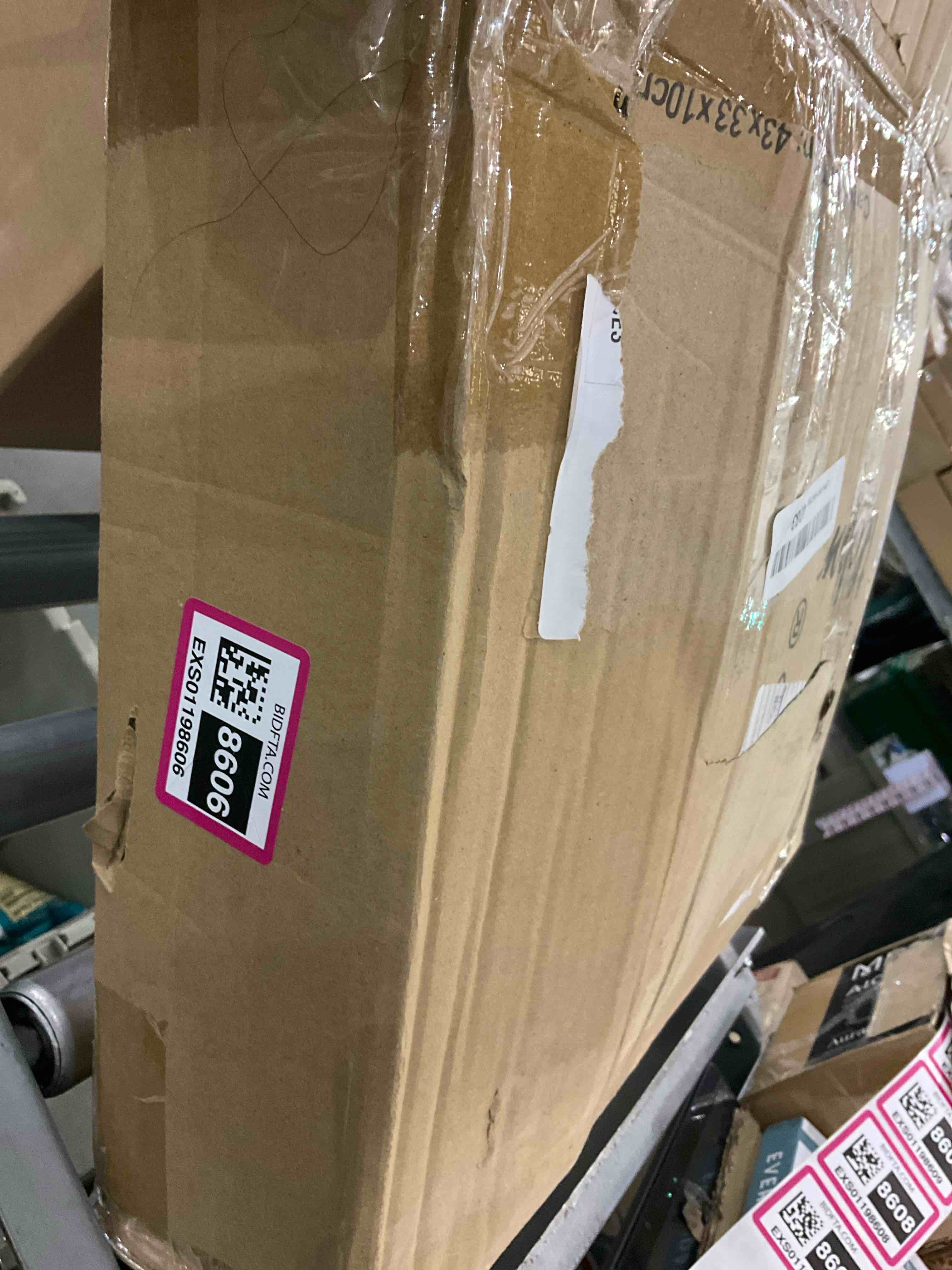 https://s3.amazonaws.com/lotting-images-prod/BargainHunt/EXS01198606_1709668982242.jpeg