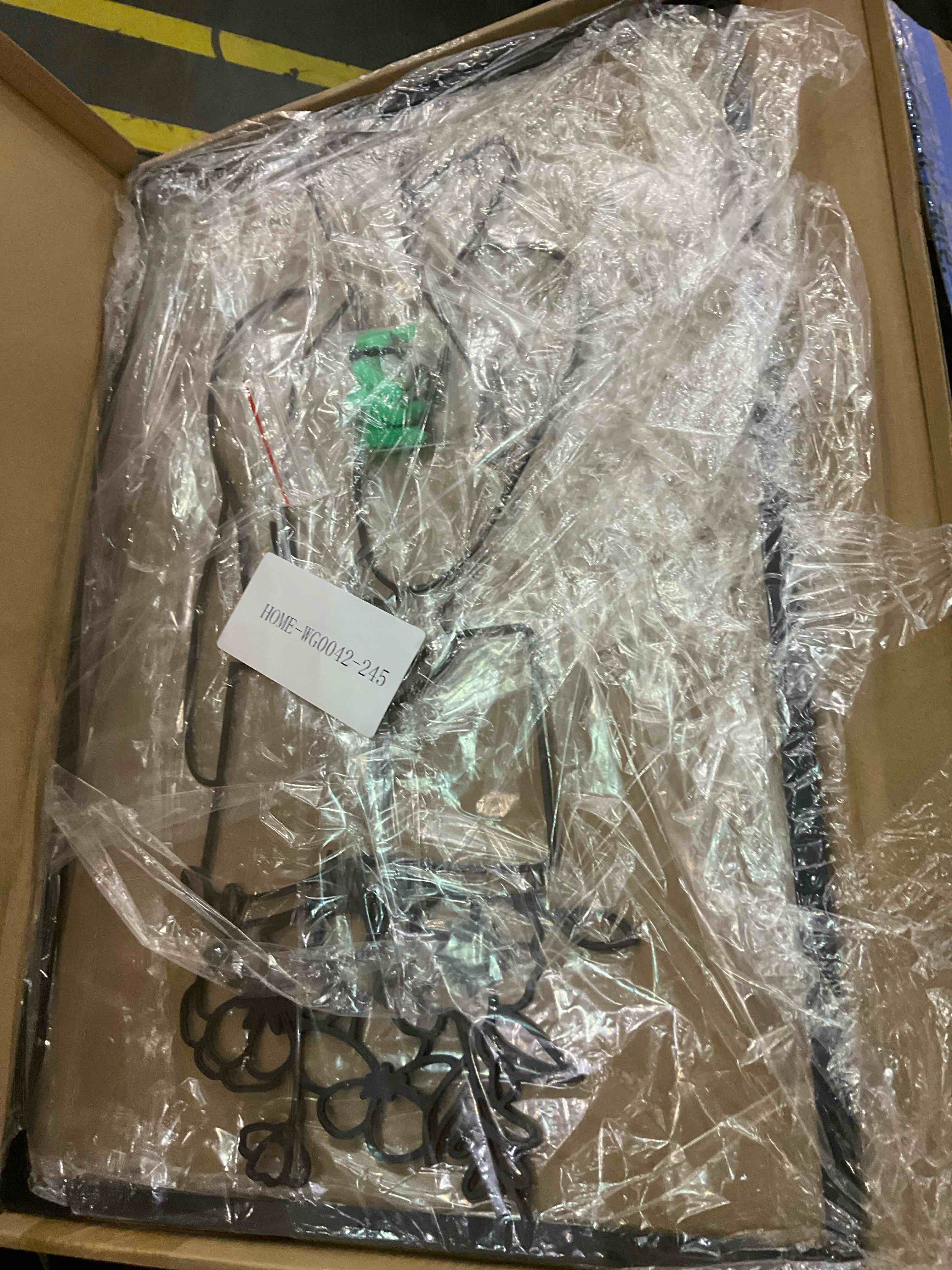 https://s3.amazonaws.com/lotting-images-prod/BargainHunt/EXS01198614_1709669634061.jpeg