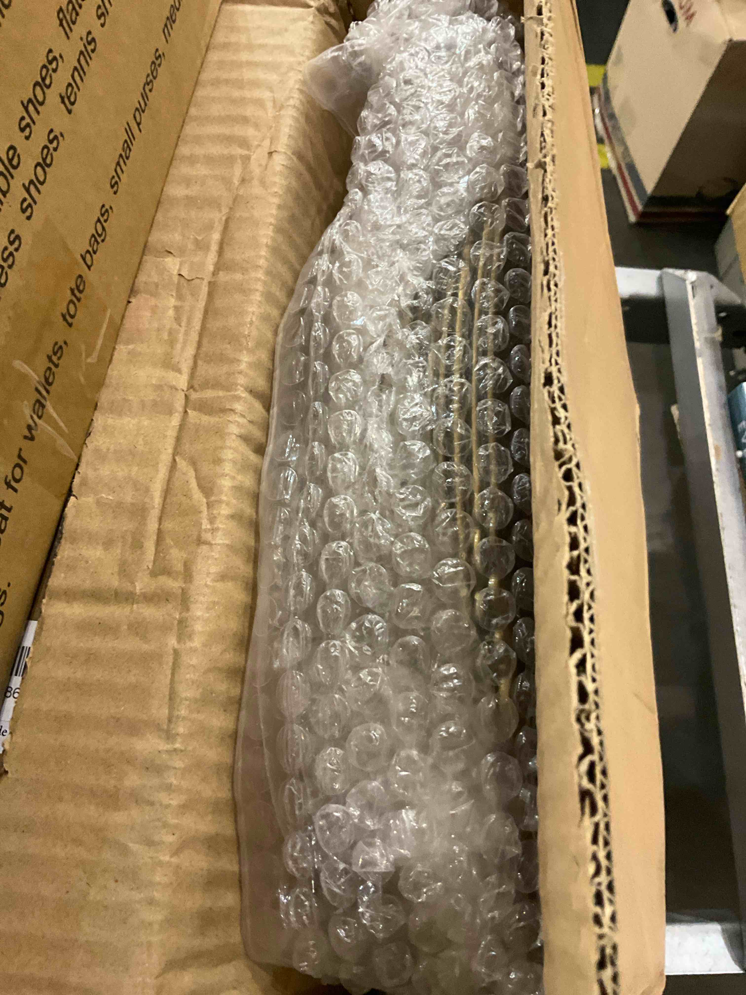 https://s3.amazonaws.com/lotting-images-prod/BargainHunt/EXS01198680_1709743438507.jpeg