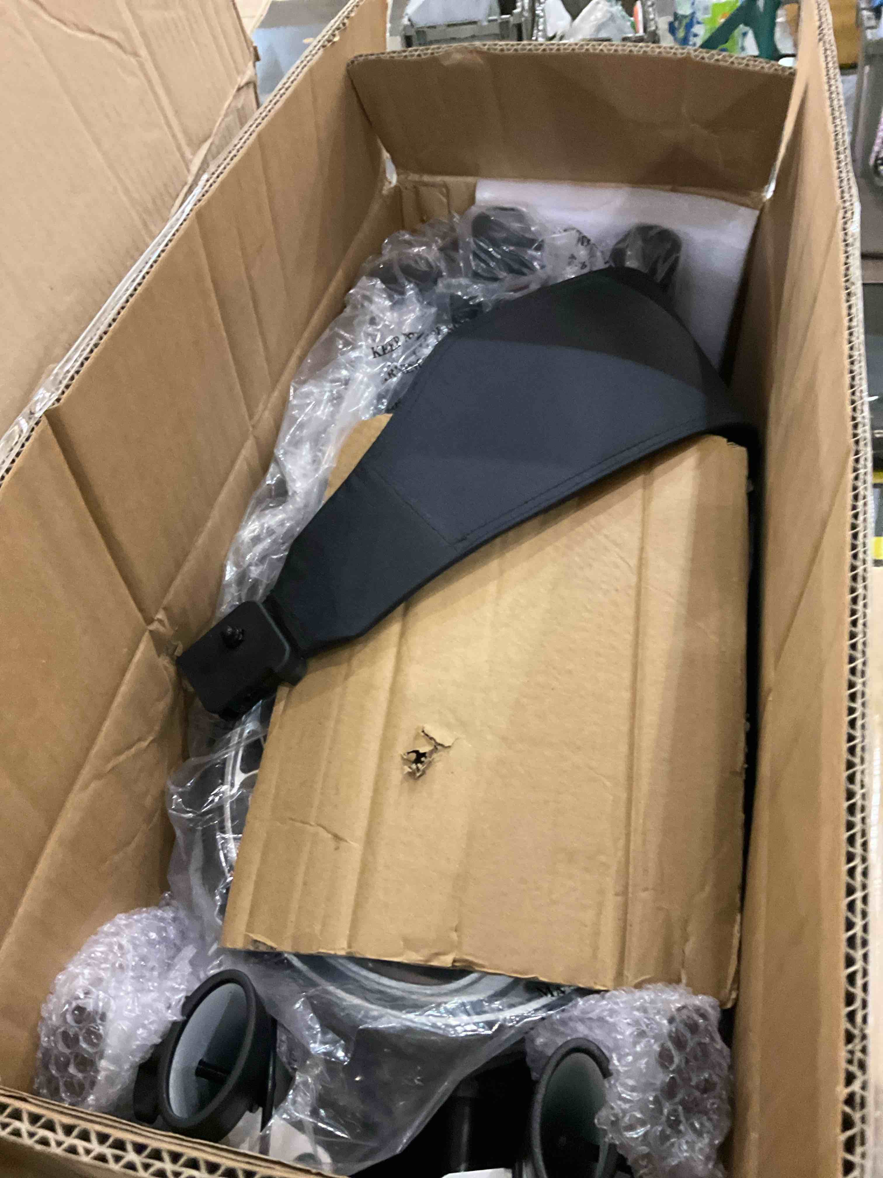 https://s3.amazonaws.com/lotting-images-prod/BargainHunt/EXS01198811_1709826854362.jpeg