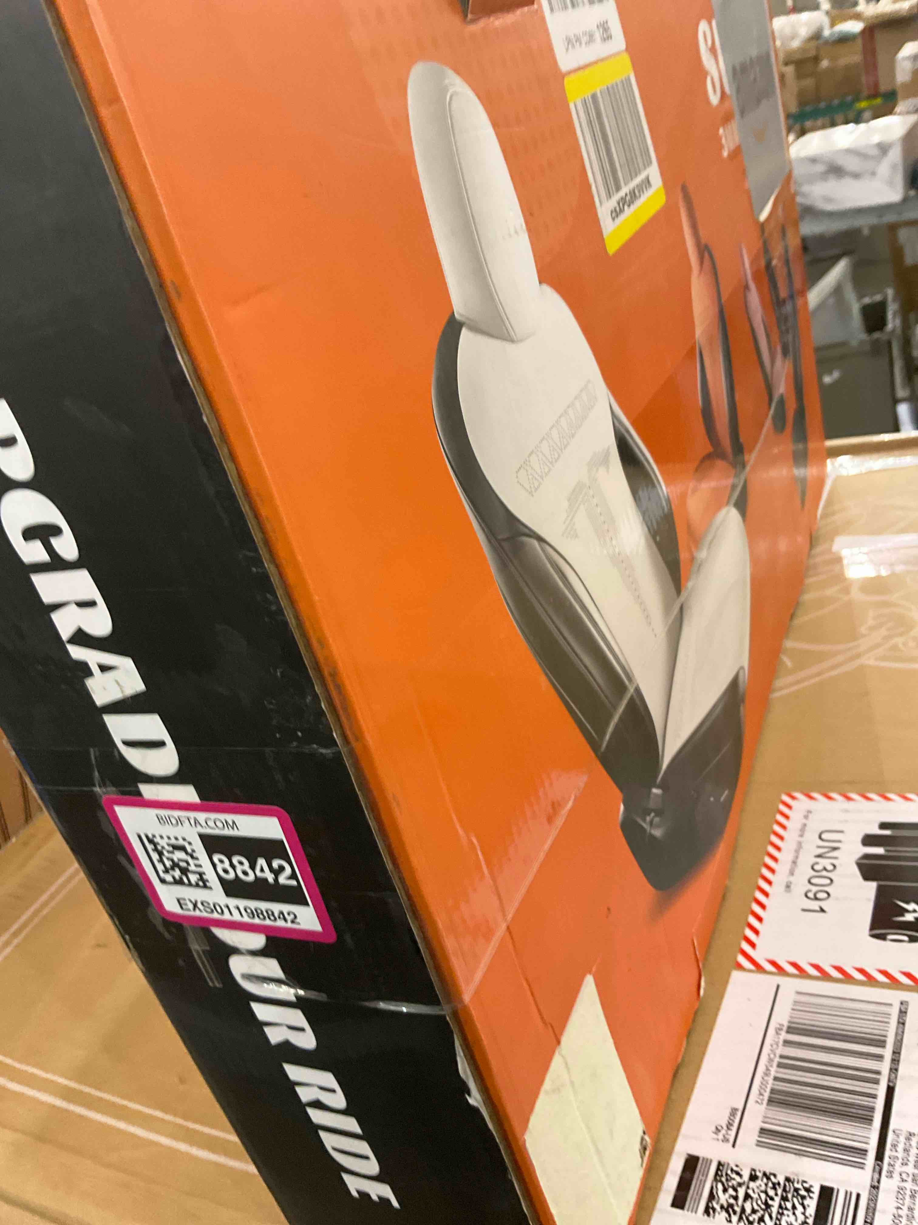 https://s3.amazonaws.com/lotting-images-prod/BargainHunt/EXS01198842_1709835198378.jpeg
