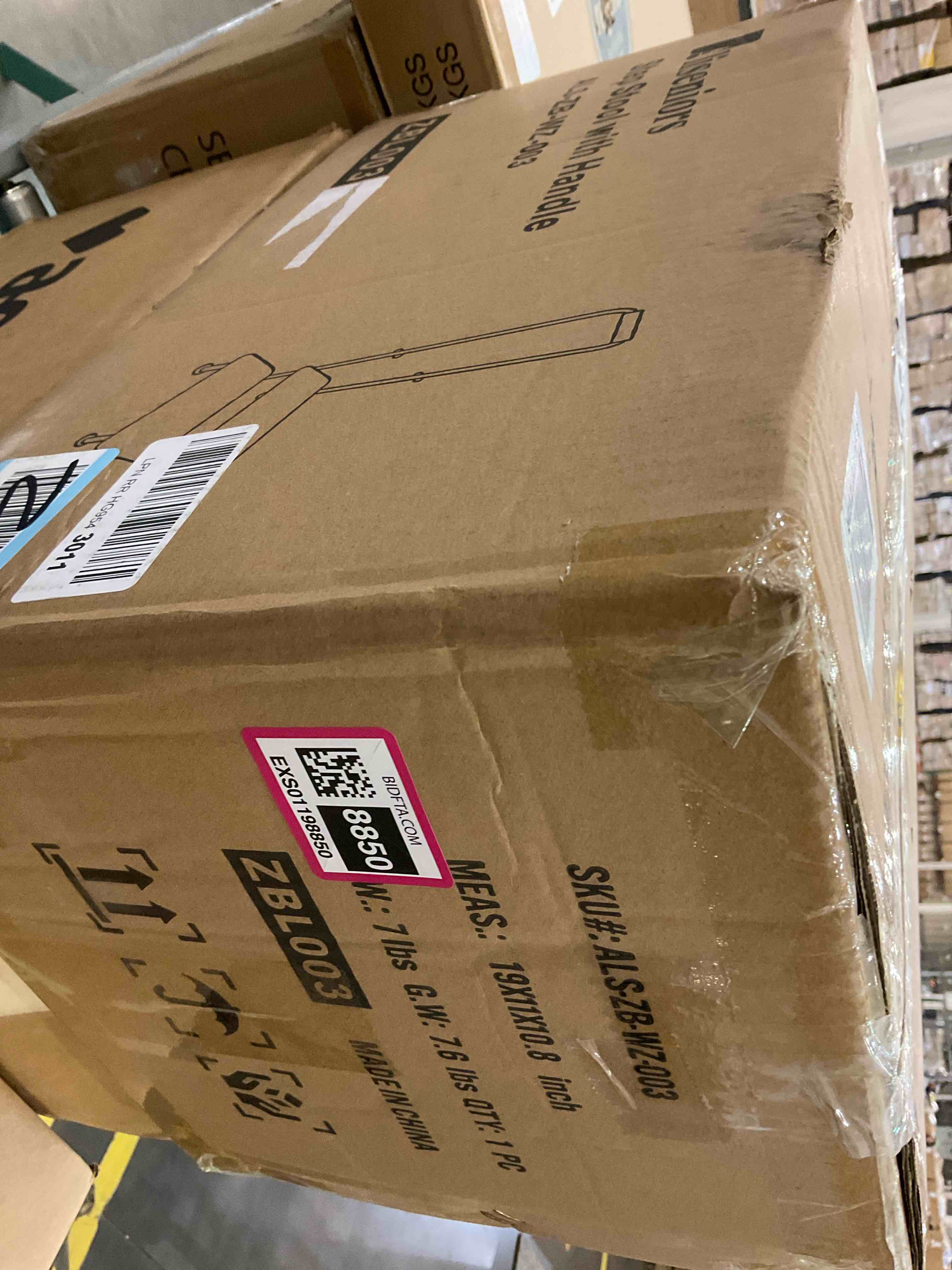 https://s3.amazonaws.com/lotting-images-prod/BargainHunt/EXS01198850_1709836595808.jpeg