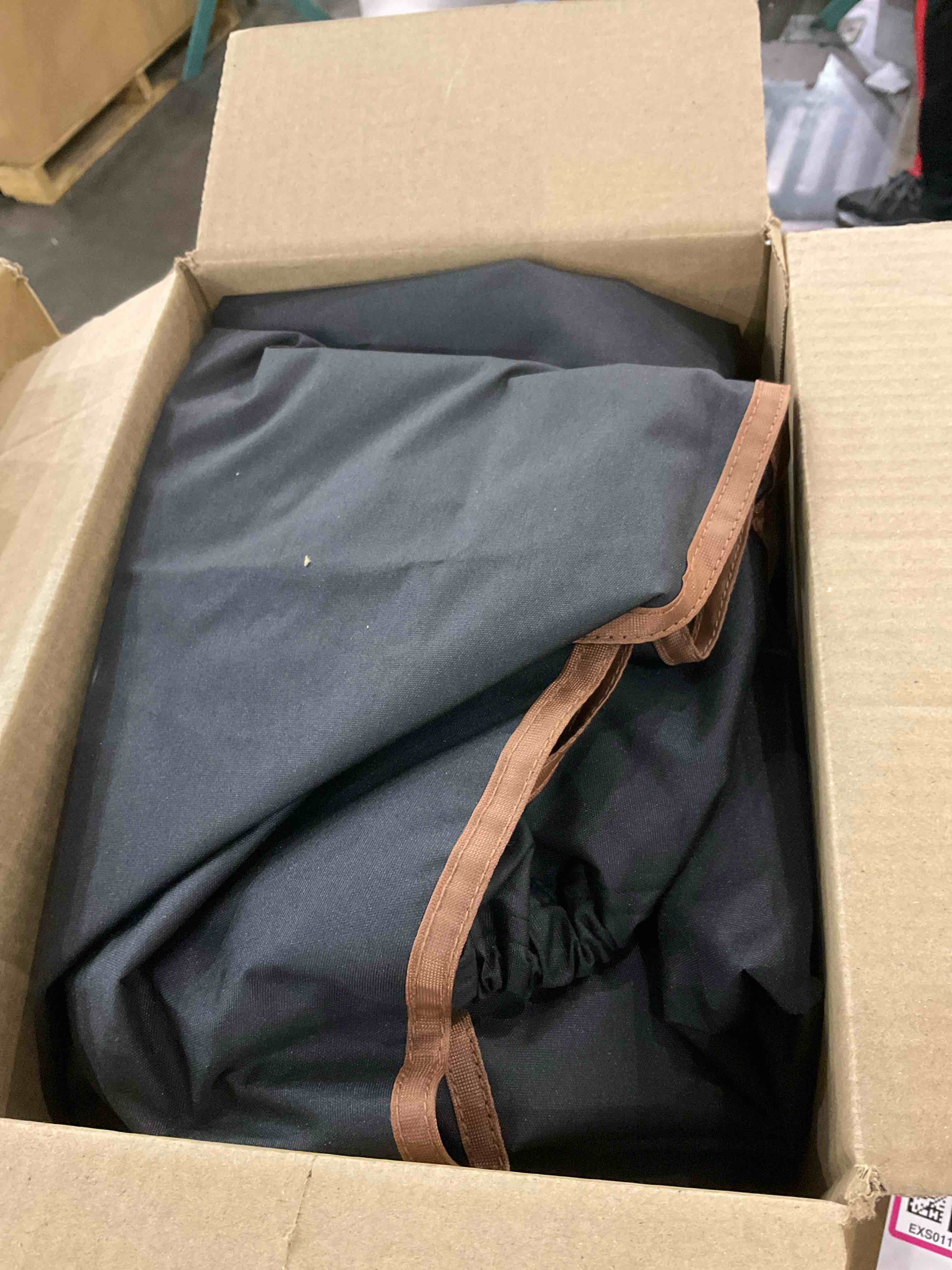 https://s3.amazonaws.com/lotting-images-prod/BargainHunt/EXS01198935_1709908638134.jpeg