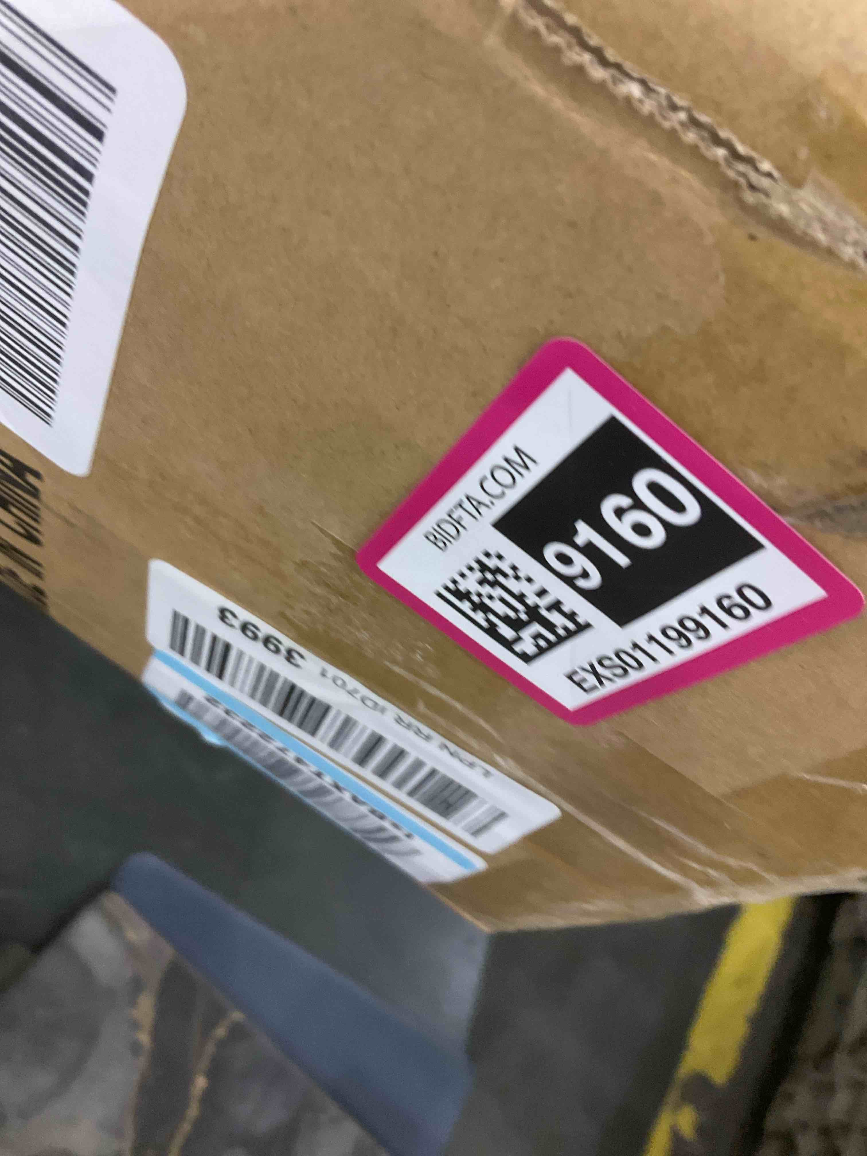 https://s3.amazonaws.com/lotting-images-prod/BargainHunt/EXS01199160_1709210669196.jpeg