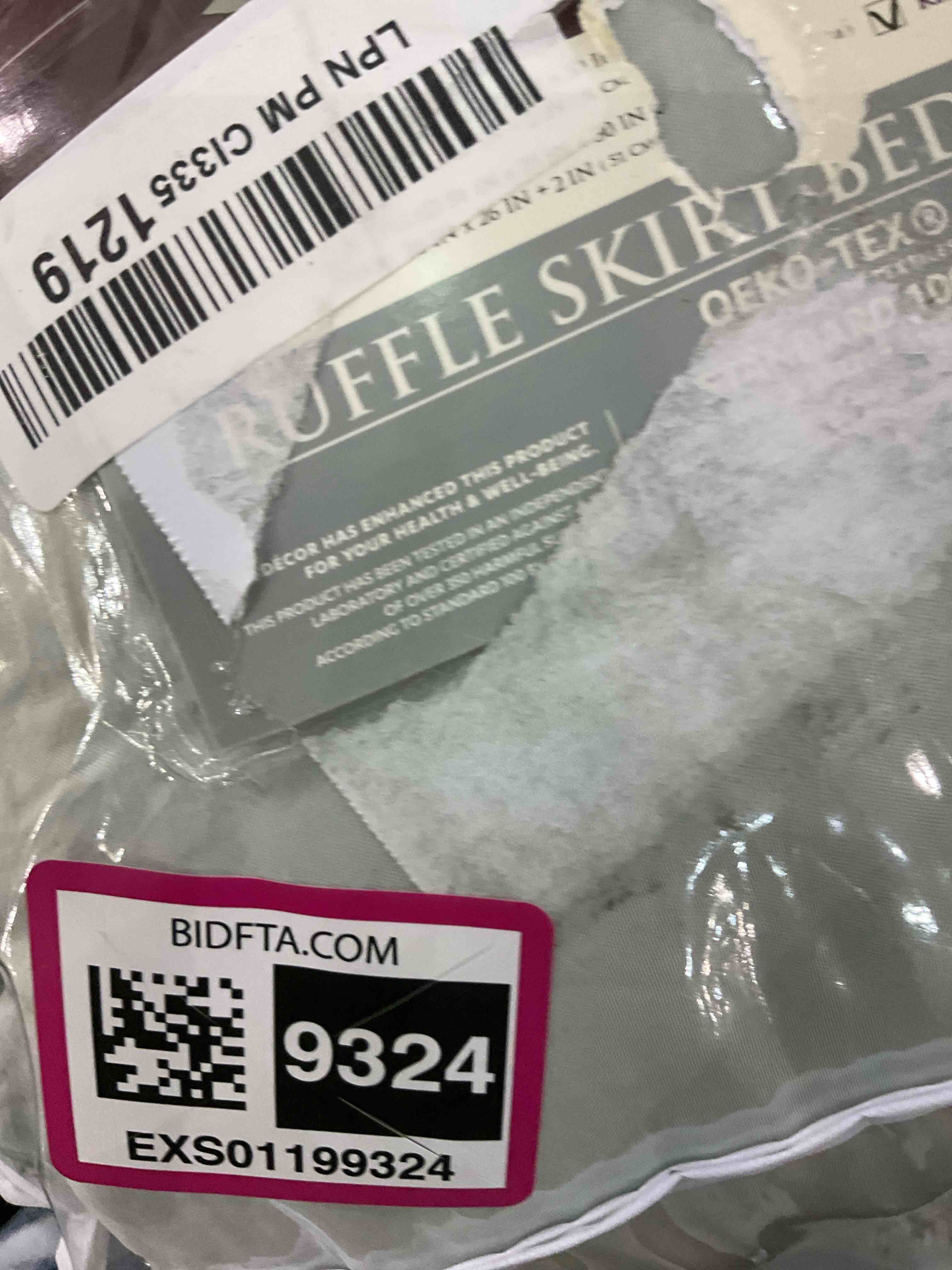https://s3.amazonaws.com/lotting-images-prod/BargainHunt/EXS01199324_1709303376564.jpeg
