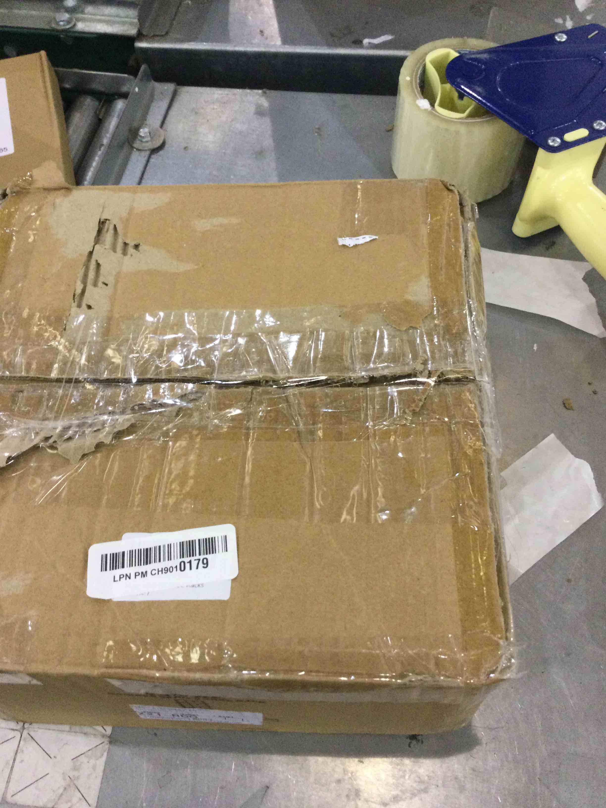 https://s3.amazonaws.com/lotting-images-prod/BargainHunt/EXS01199819_1709317778345.jpeg