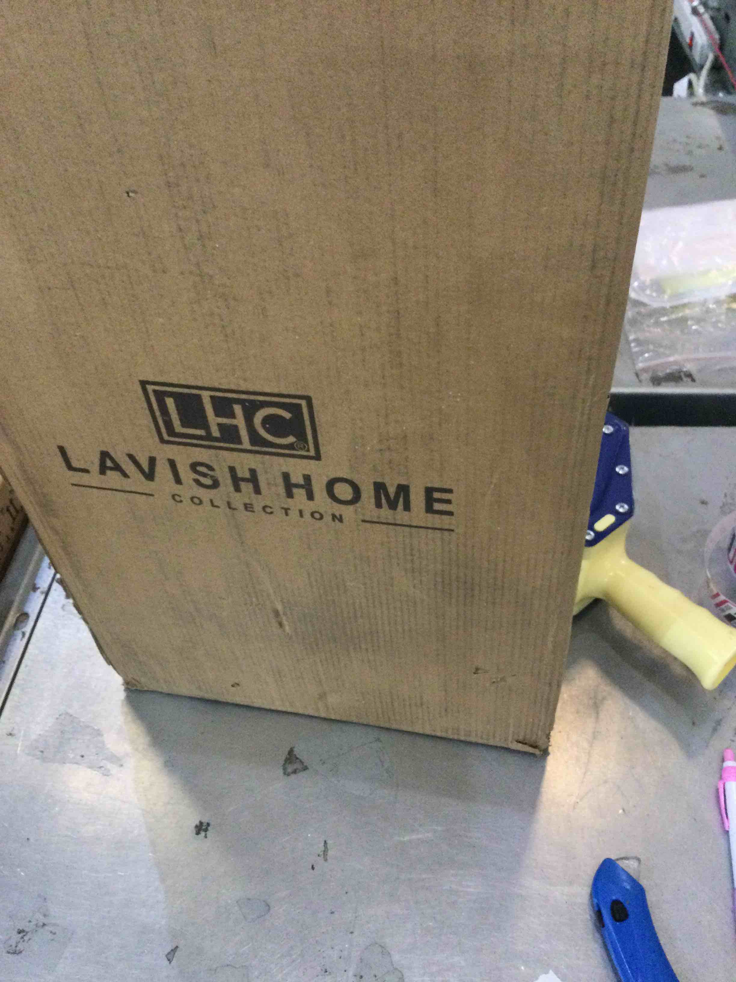 https://s3.amazonaws.com/lotting-images-prod/BargainHunt/EXS01199933_1709575440230.jpeg