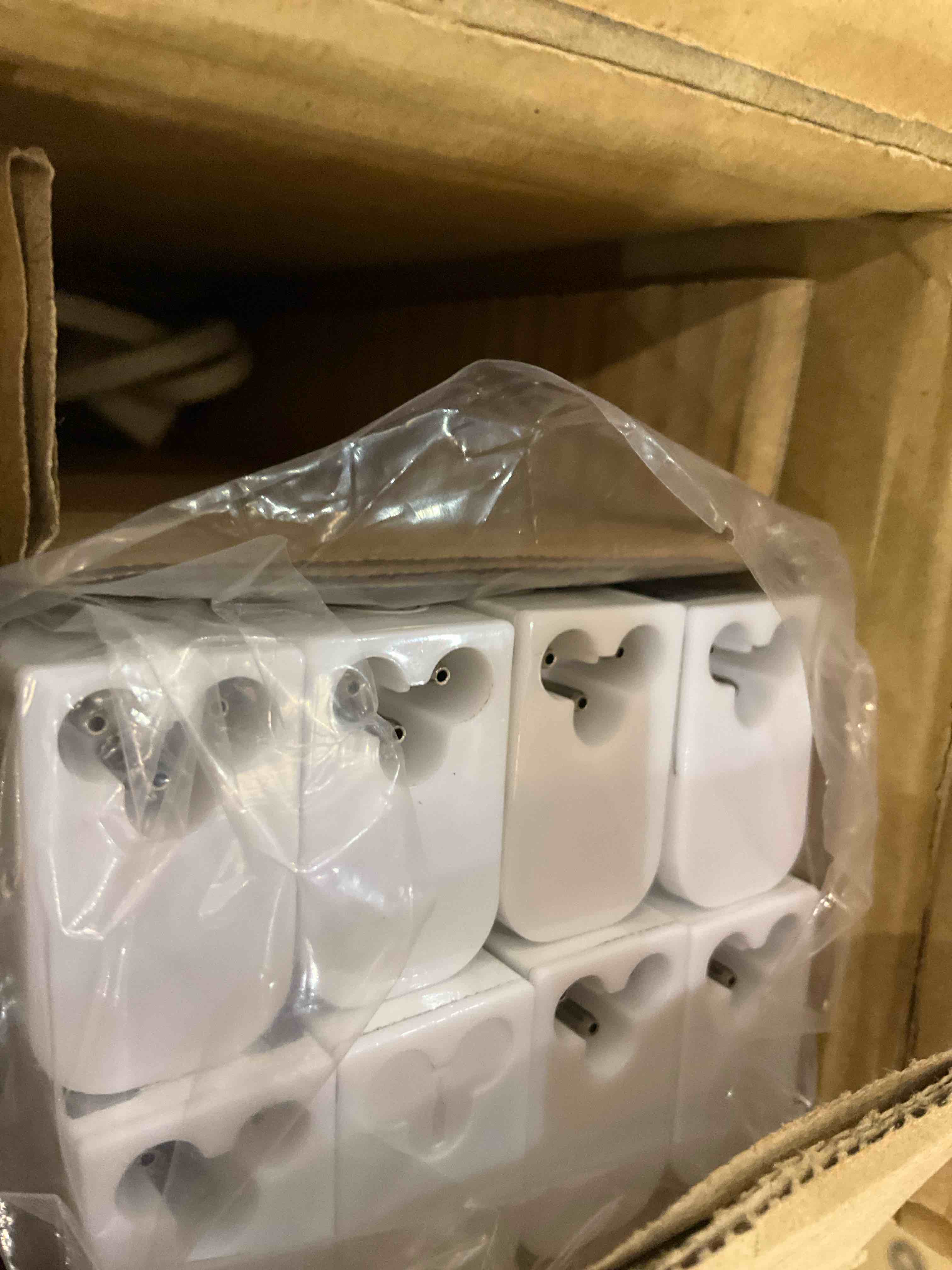 https://s3.amazonaws.com/lotting-images-prod/BargainHunt/EXS01200657_1713450583226.jpeg