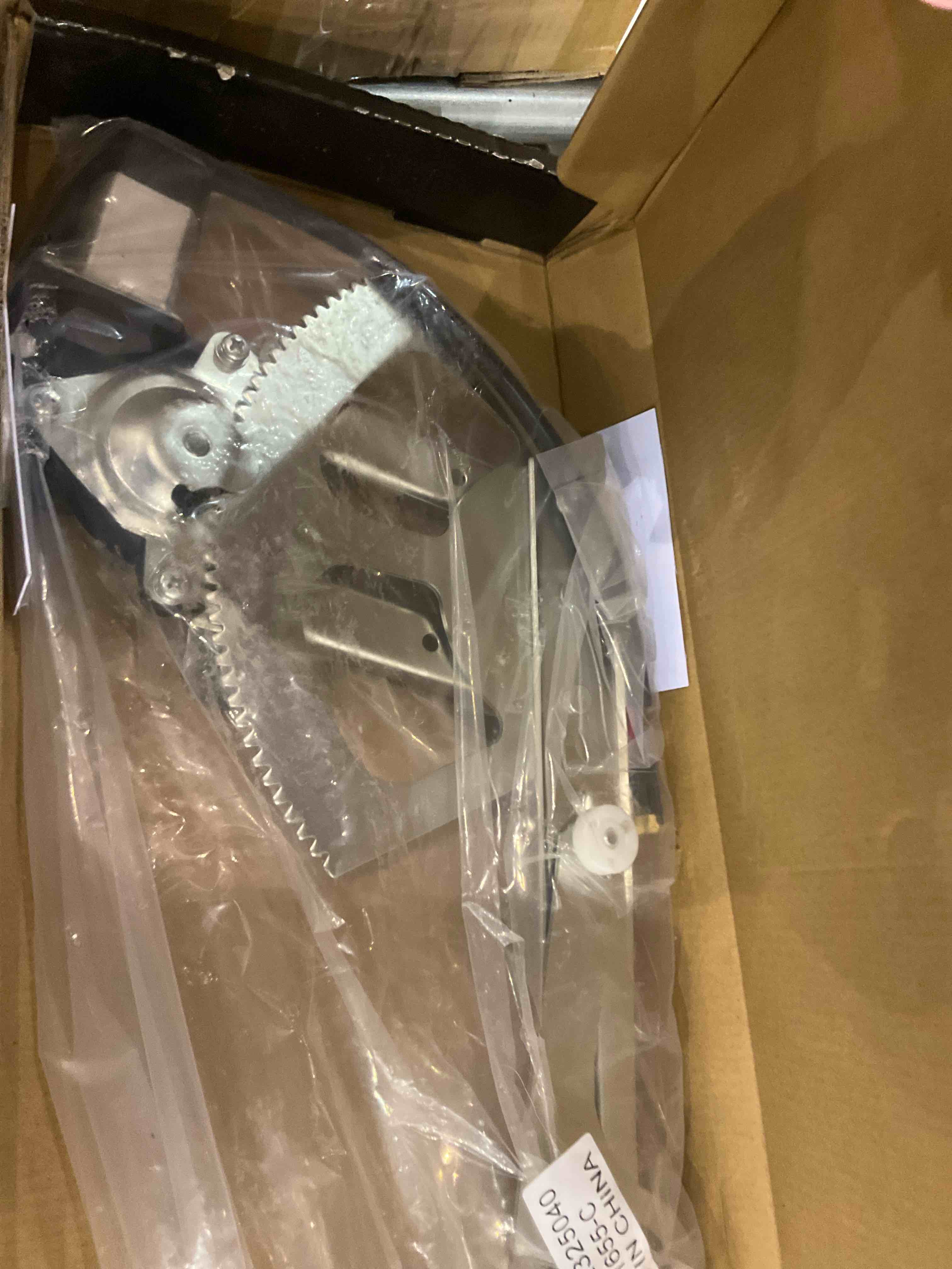 https://s3.amazonaws.com/lotting-images-prod/BargainHunt/EXS01200693_1713787384833.jpeg