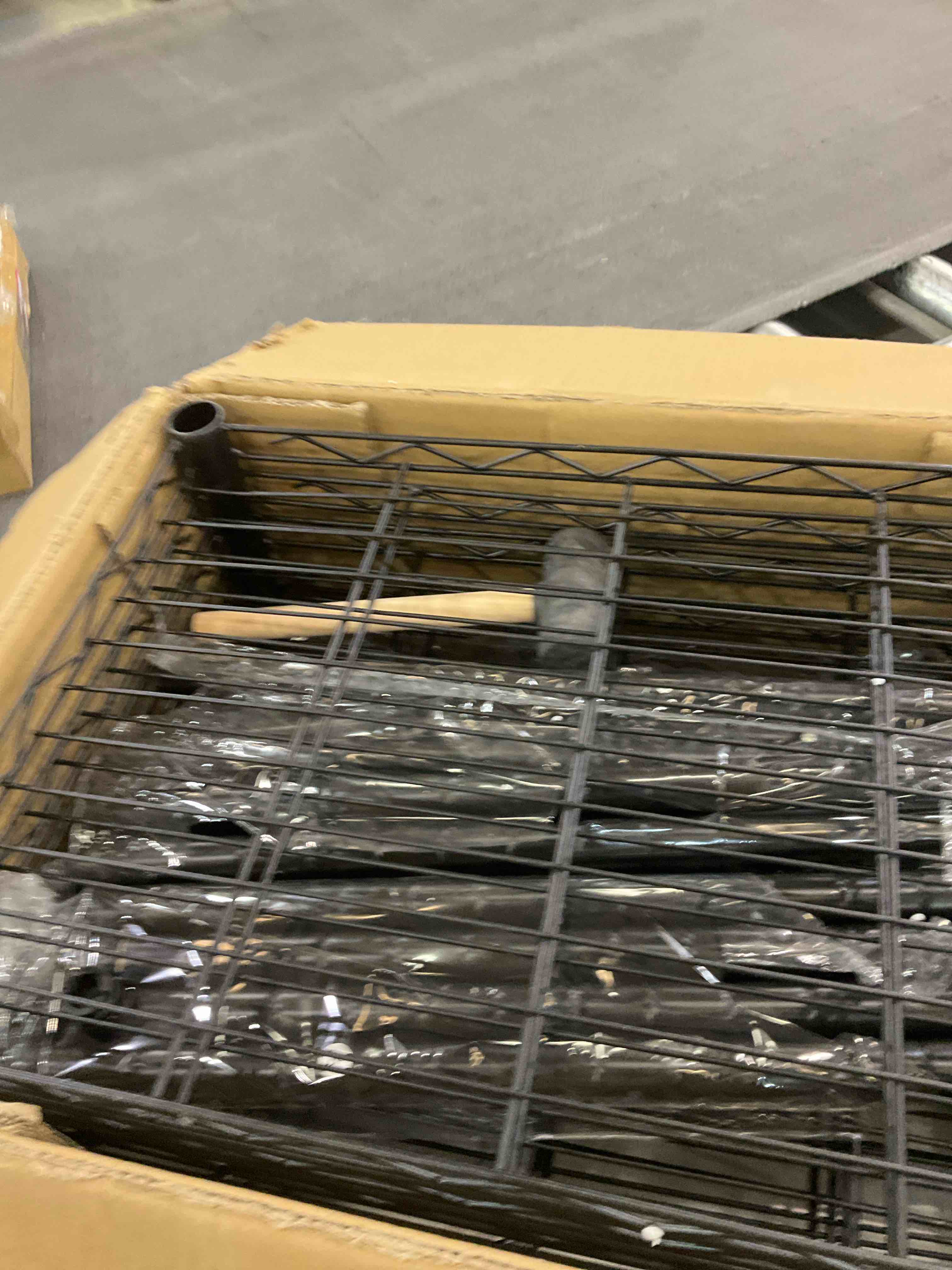 https://s3.amazonaws.com/lotting-images-prod/BargainHunt/EXS01201091_1712768309292.jpeg