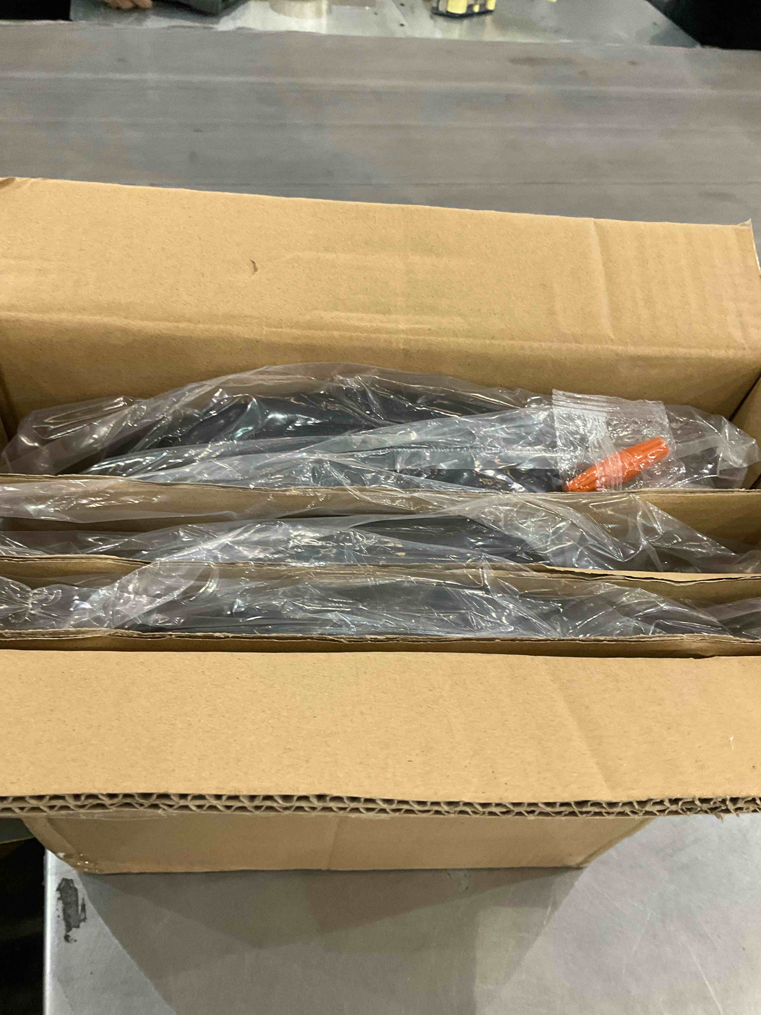 https://s3.amazonaws.com/lotting-images-prod/BargainHunt/EXS01201100_1712769960947.jpeg