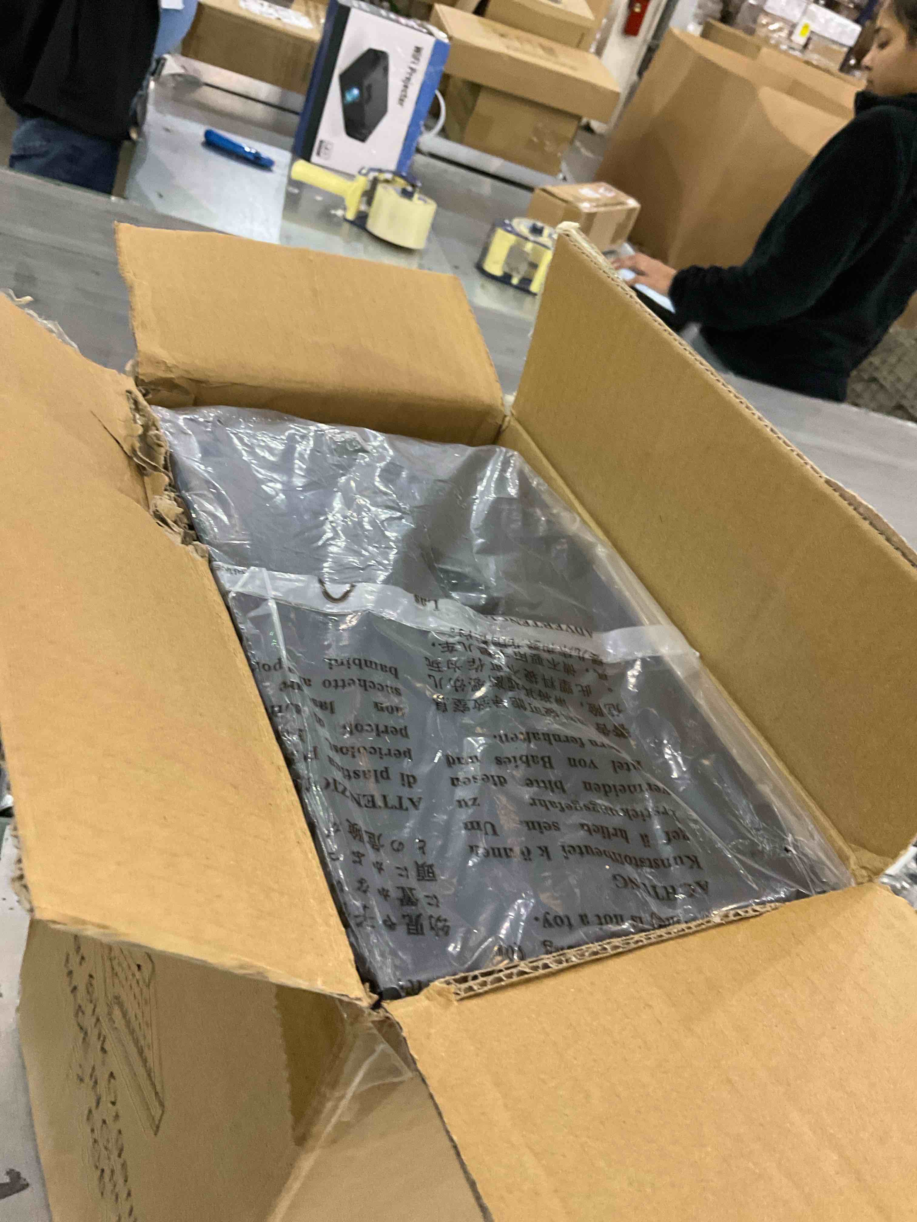 https://s3.amazonaws.com/lotting-images-prod/BargainHunt/EXS01201103_1712770252836.jpeg