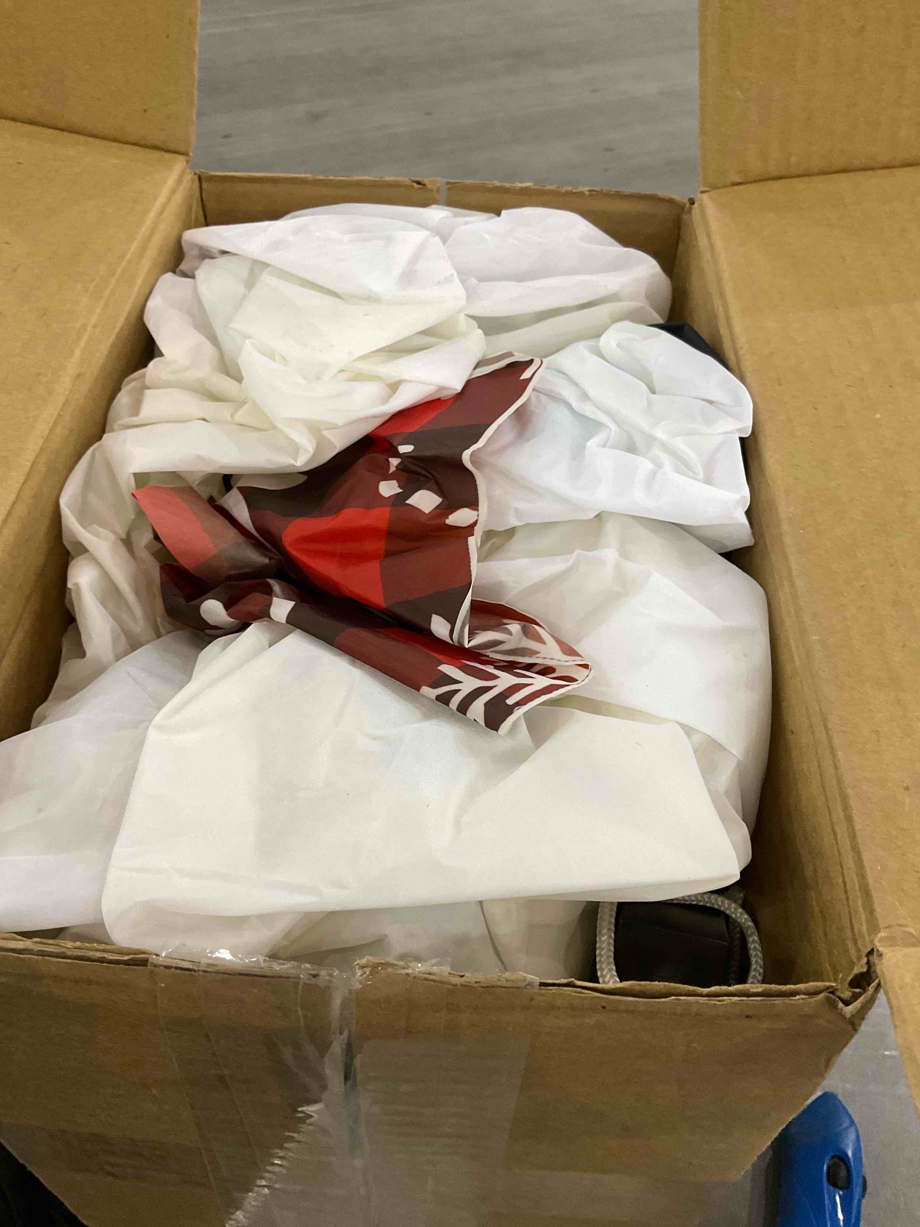 https://s3.amazonaws.com/lotting-images-prod/BargainHunt/EXS01201107_1712770812712.jpeg
