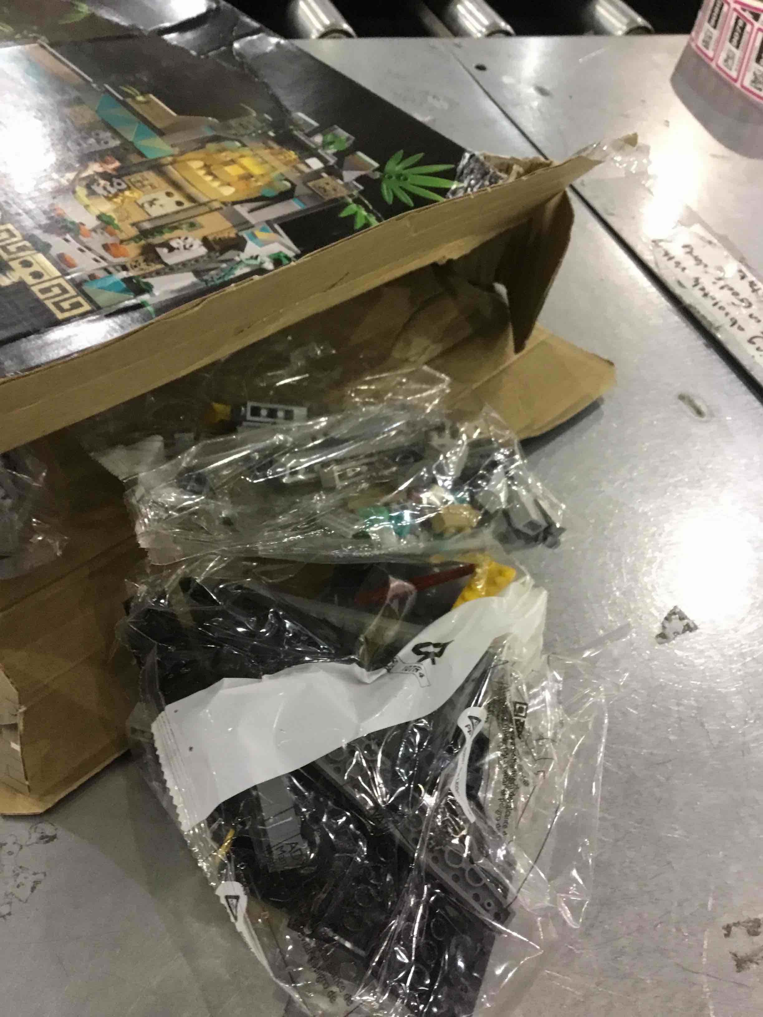 https://s3.amazonaws.com/lotting-images-prod/BargainHunt/EXS01201113_1712837462256.jpeg