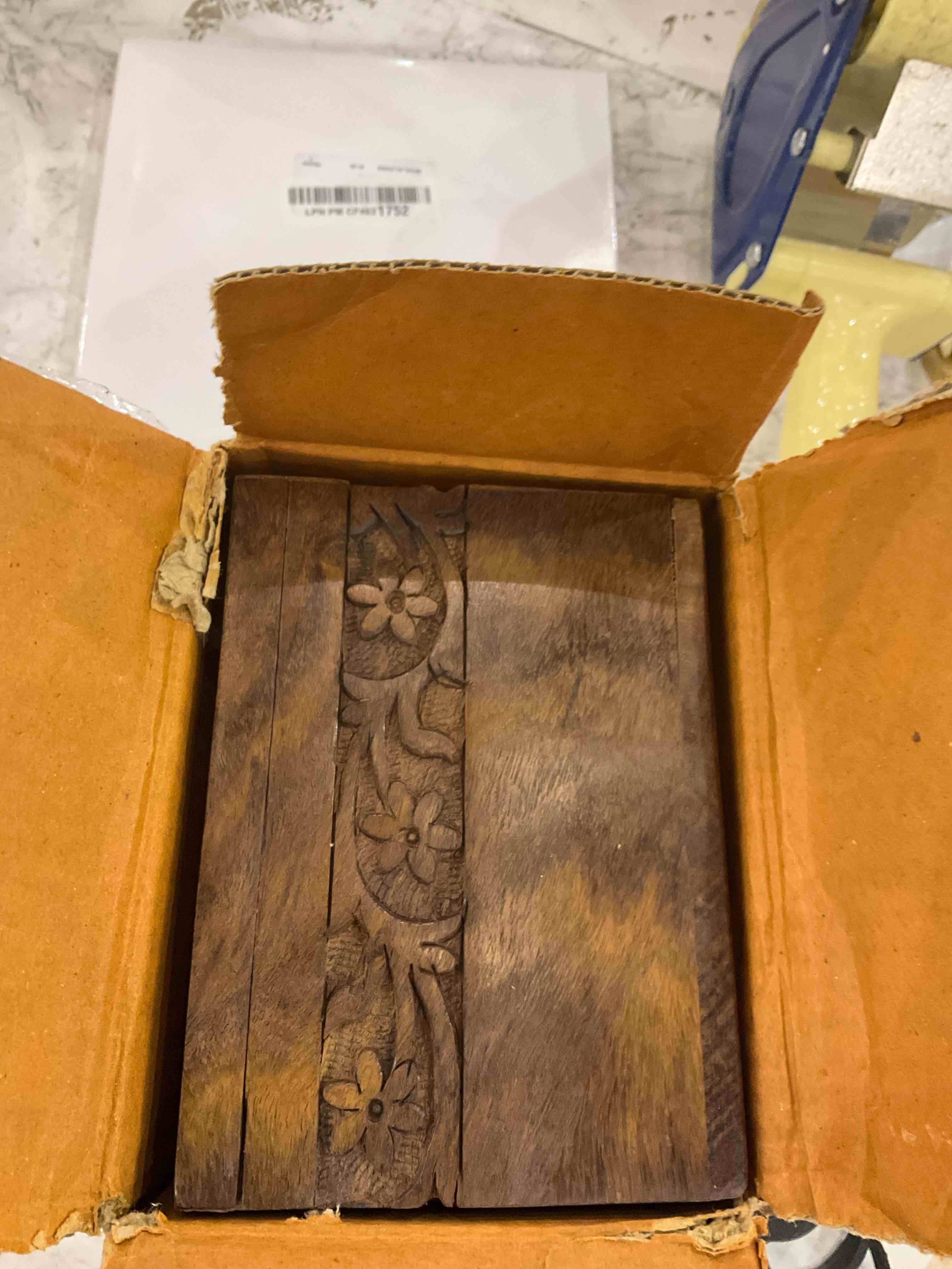 https://s3.amazonaws.com/lotting-images-prod/BargainHunt/EXS01202055_1712681548000.jpeg