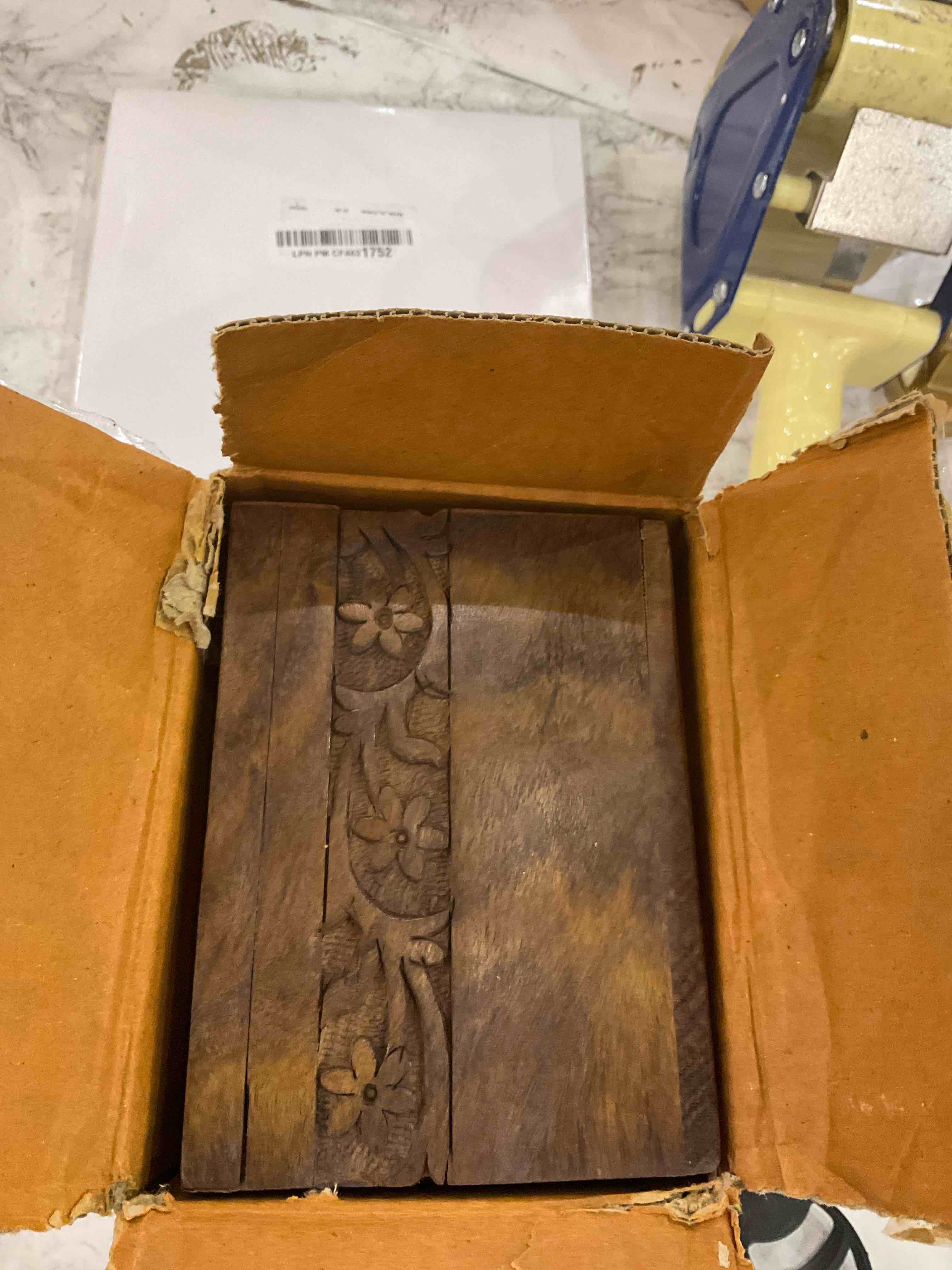 https://s3.amazonaws.com/lotting-images-prod/BargainHunt/EXS01202055_1712681549111.jpeg