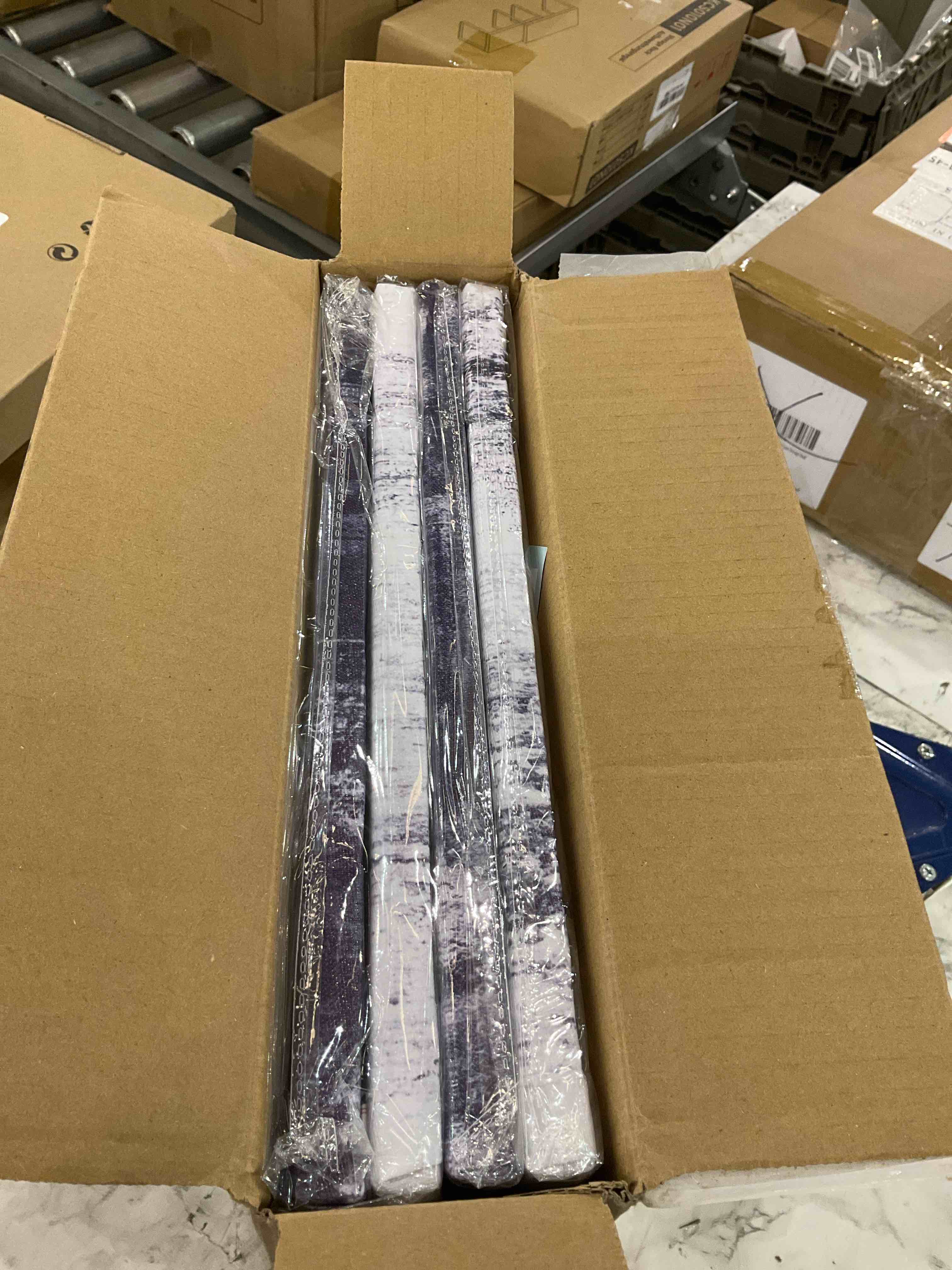 https://s3.amazonaws.com/lotting-images-prod/BargainHunt/EXS01202066_1712682981298.jpeg