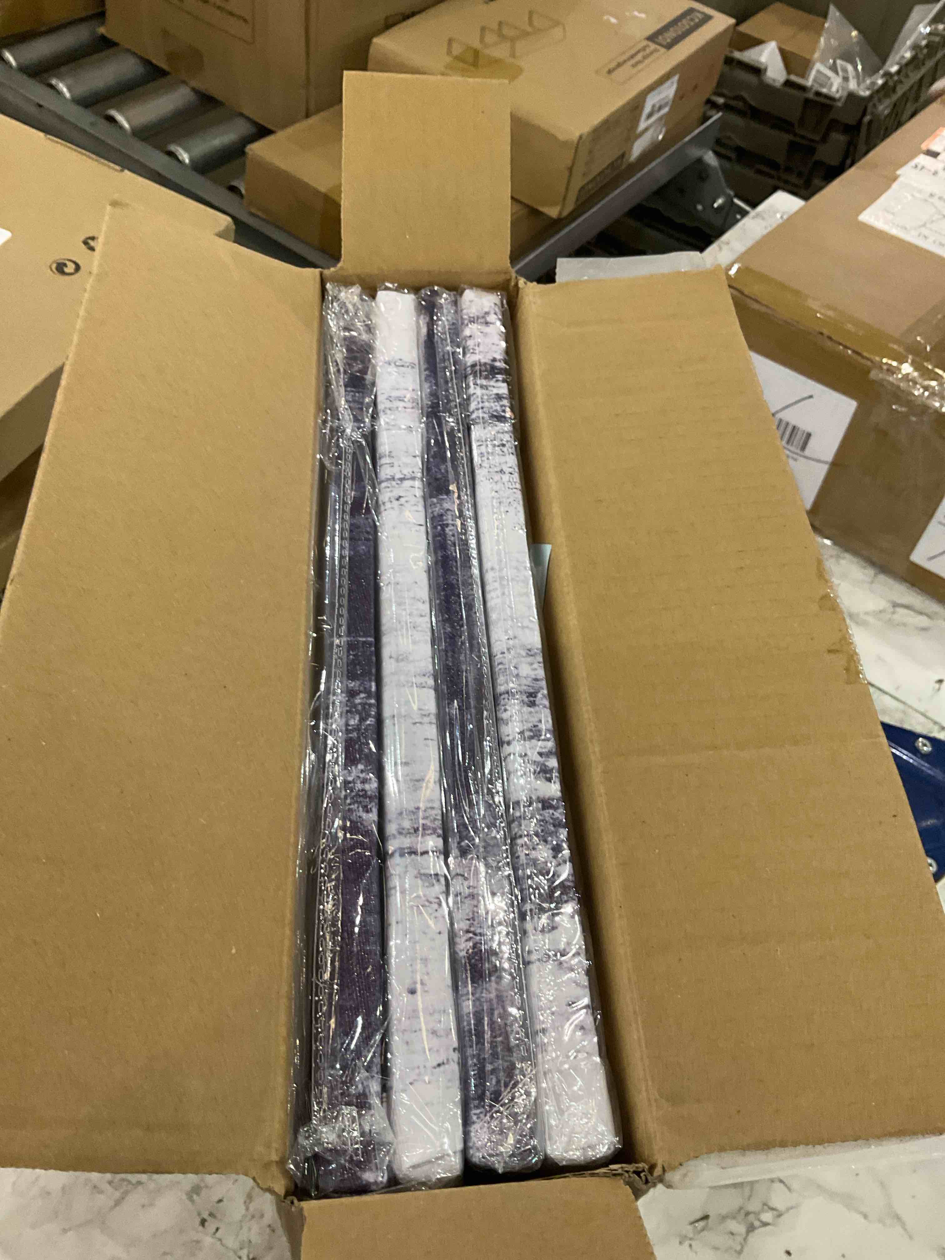 https://s3.amazonaws.com/lotting-images-prod/BargainHunt/EXS01202066_1712682983534.jpeg