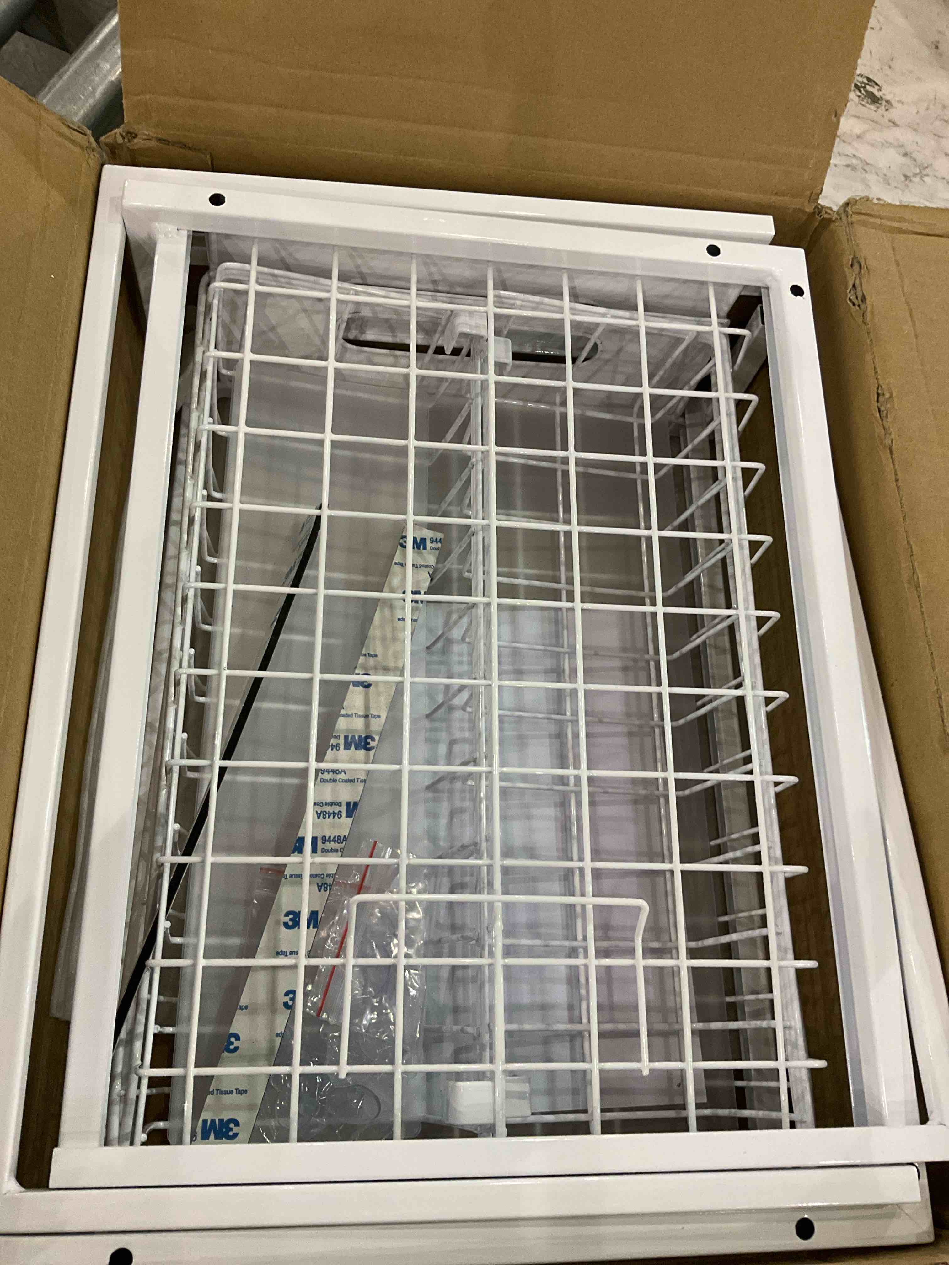 https://s3.amazonaws.com/lotting-images-prod/BargainHunt/EXS01202129_1712750161390.jpeg
