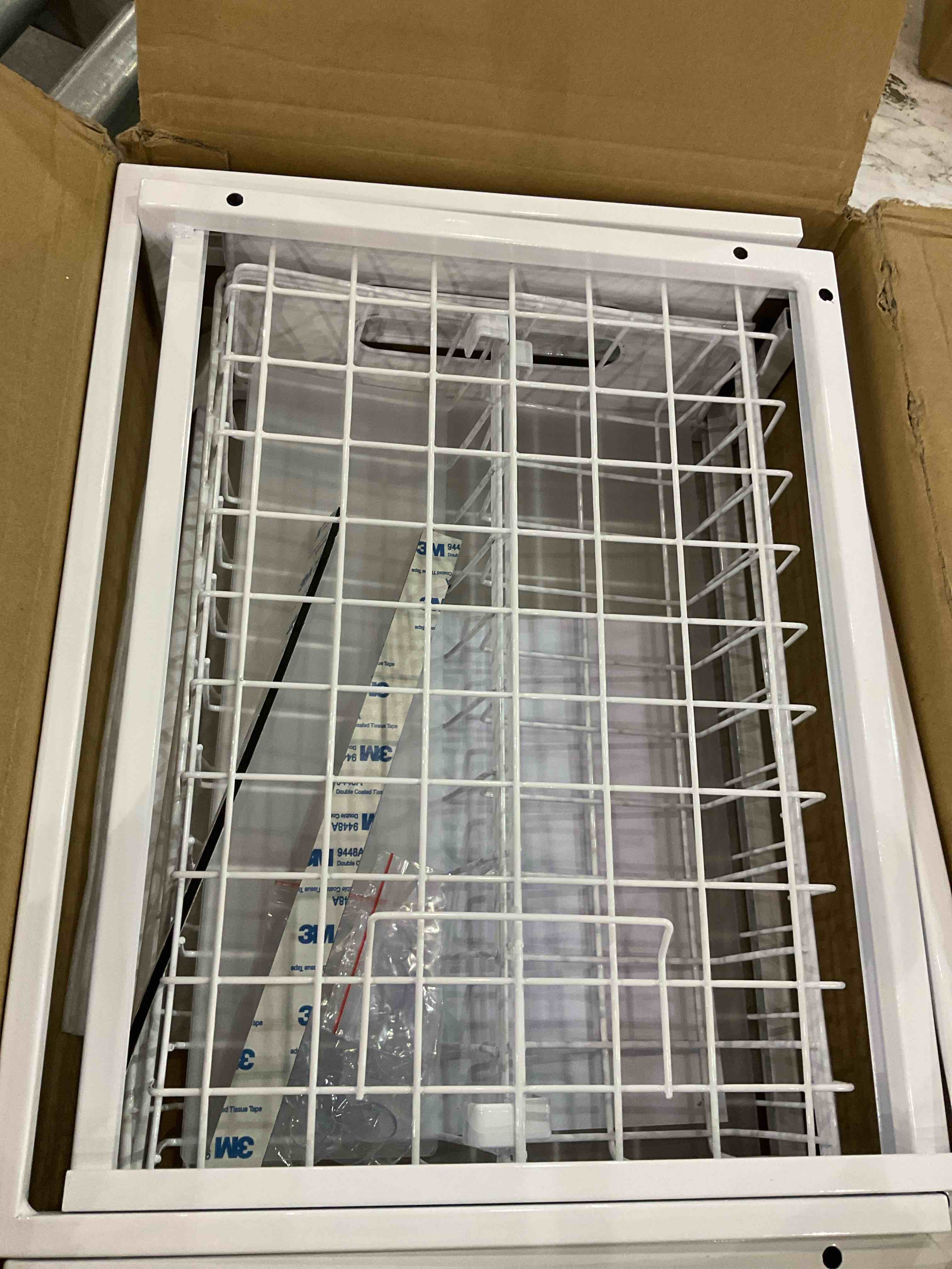 https://s3.amazonaws.com/lotting-images-prod/BargainHunt/EXS01202129_1712750162329.jpeg