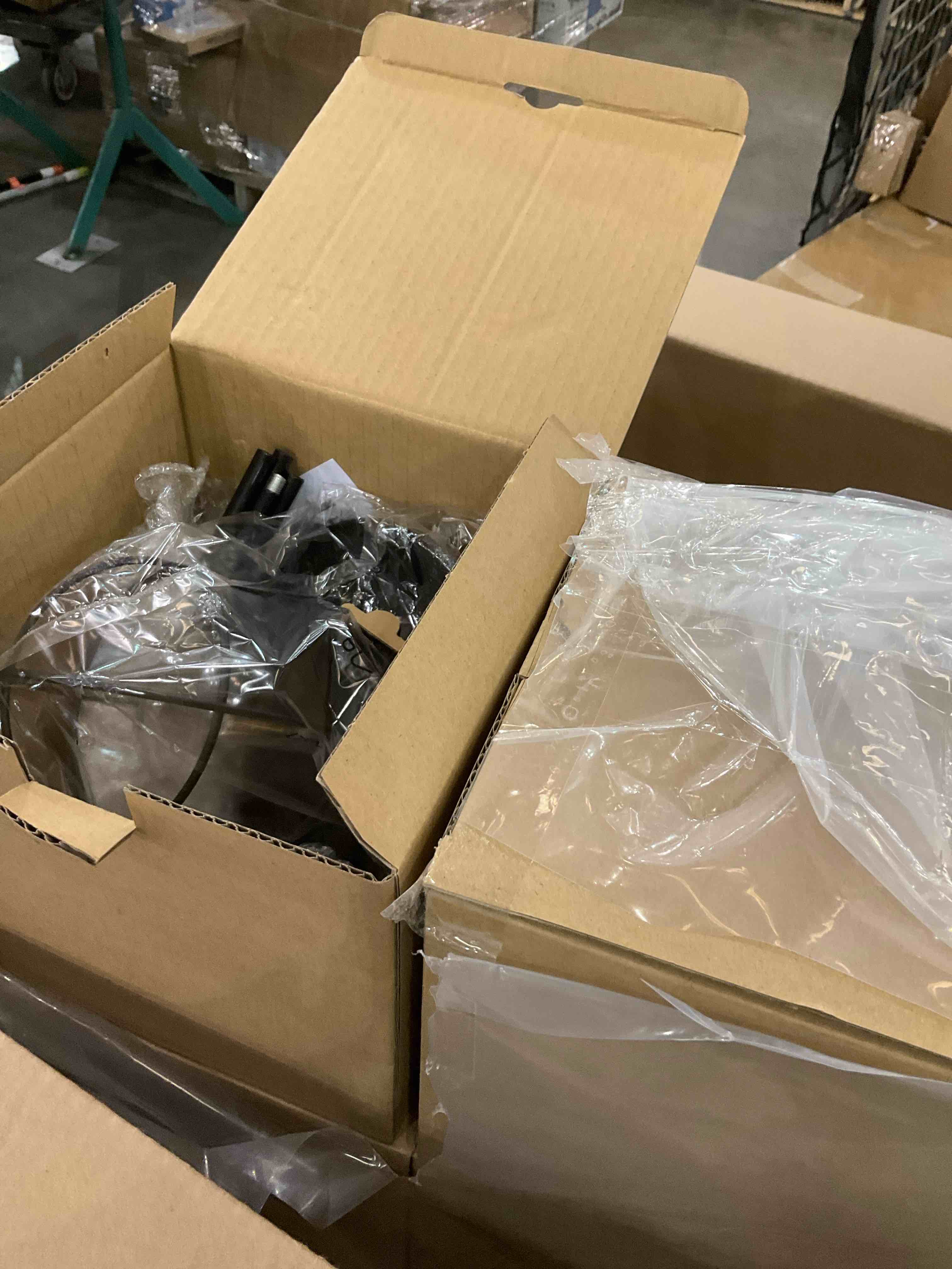 https://s3.amazonaws.com/lotting-images-prod/BargainHunt/EXS01202378_1712849812512.jpeg