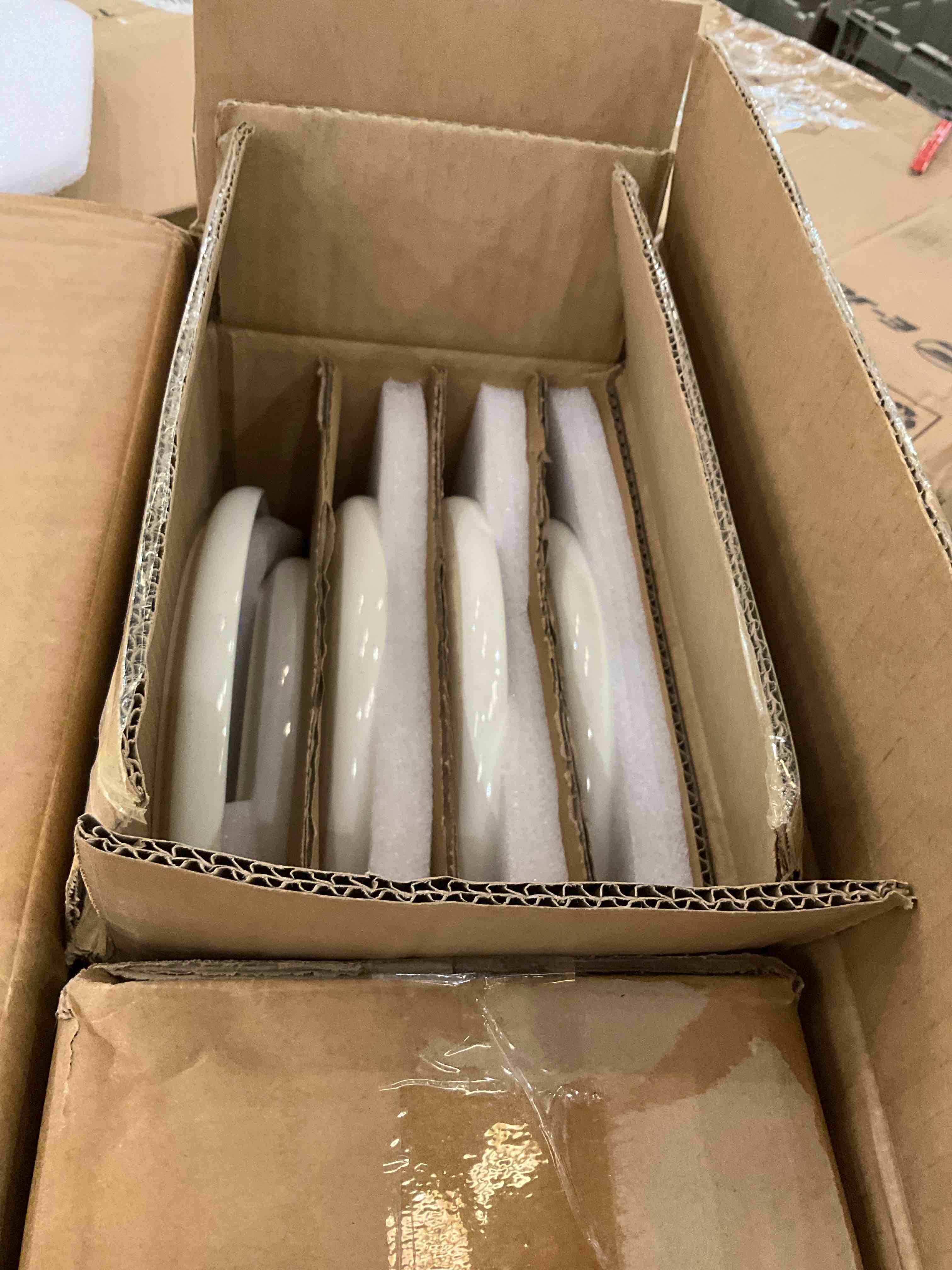 https://s3.amazonaws.com/lotting-images-prod/BargainHunt/EXS01202390_1712855309750.jpeg