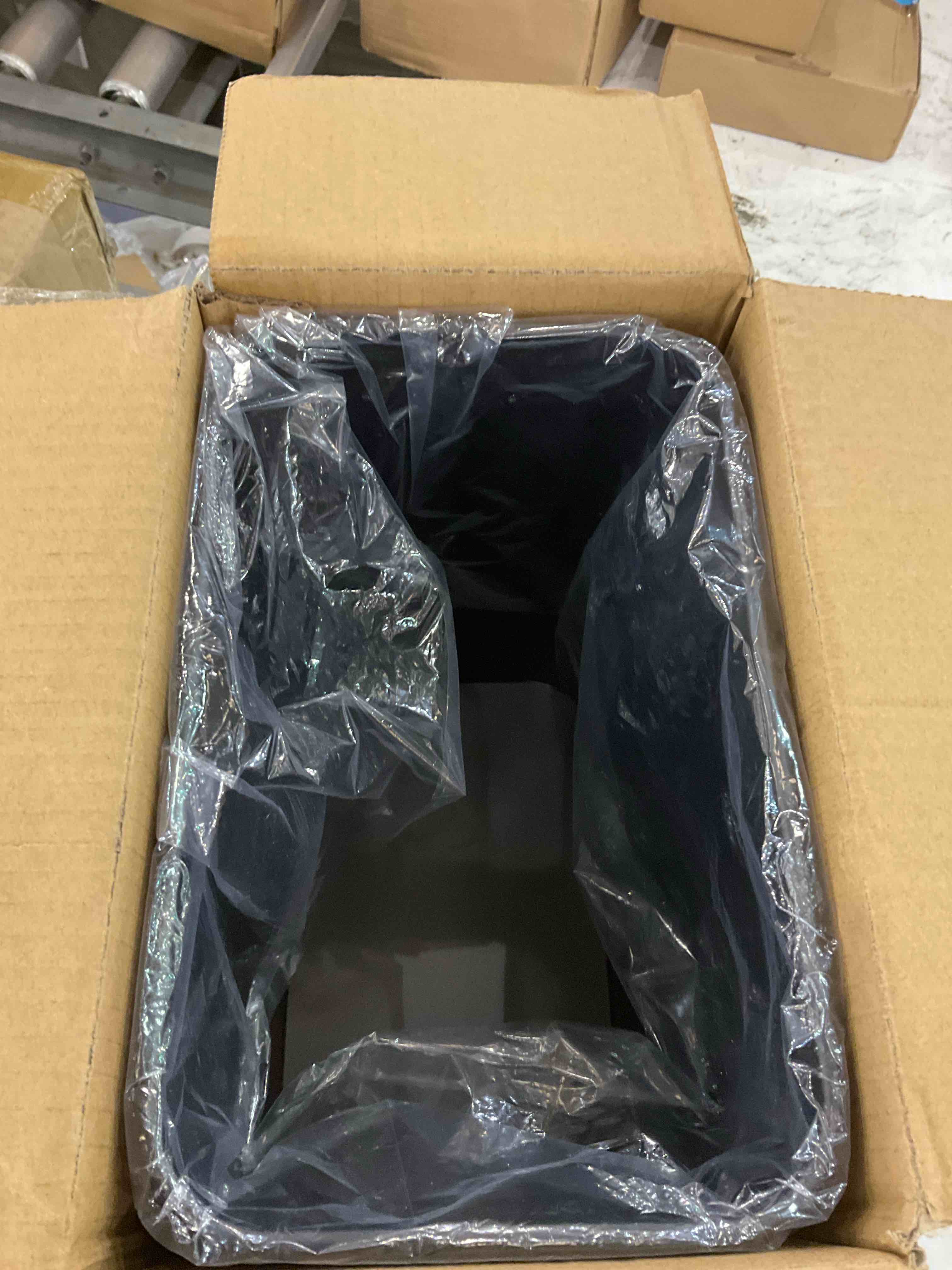https://s3.amazonaws.com/lotting-images-prod/BargainHunt/EXS01202413_1712859750412.jpeg